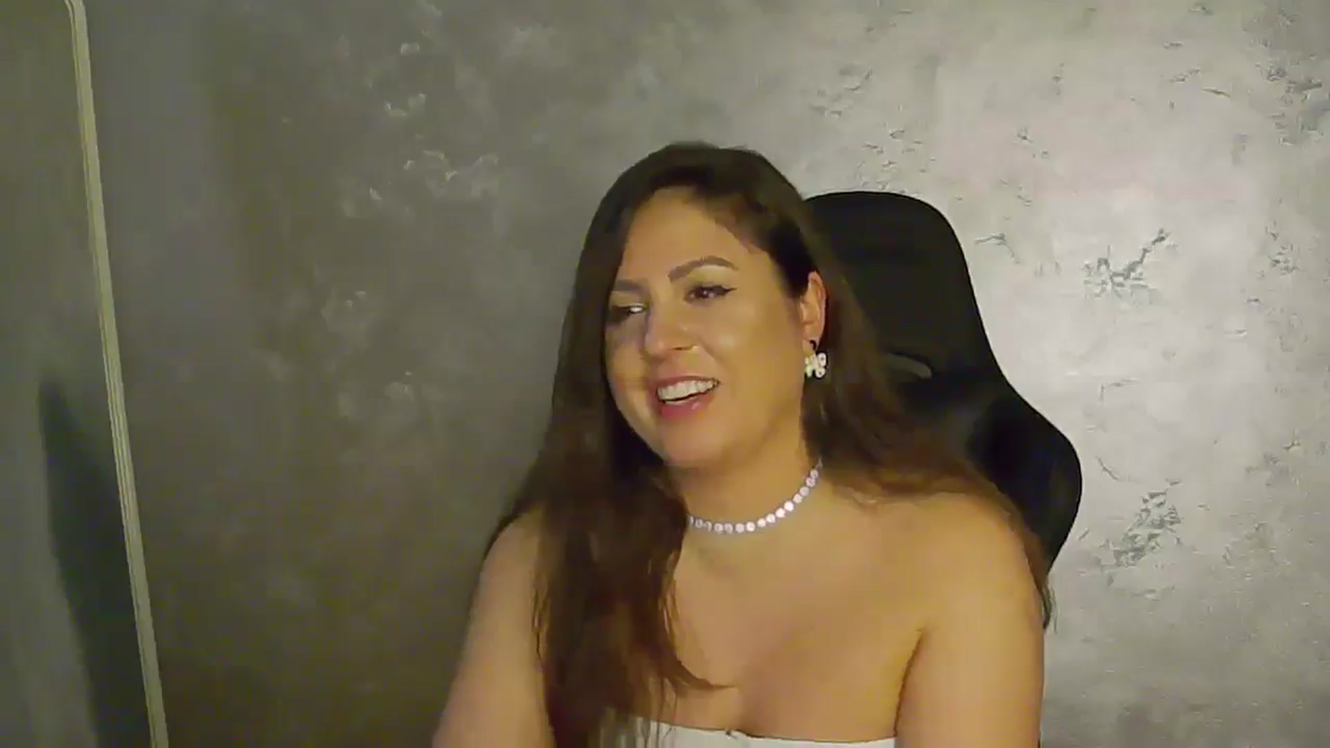 Gallery image thumbnail from NotVanilla's myfreecams stream on, 09/11/2025, 04:31 image 7 of 20
