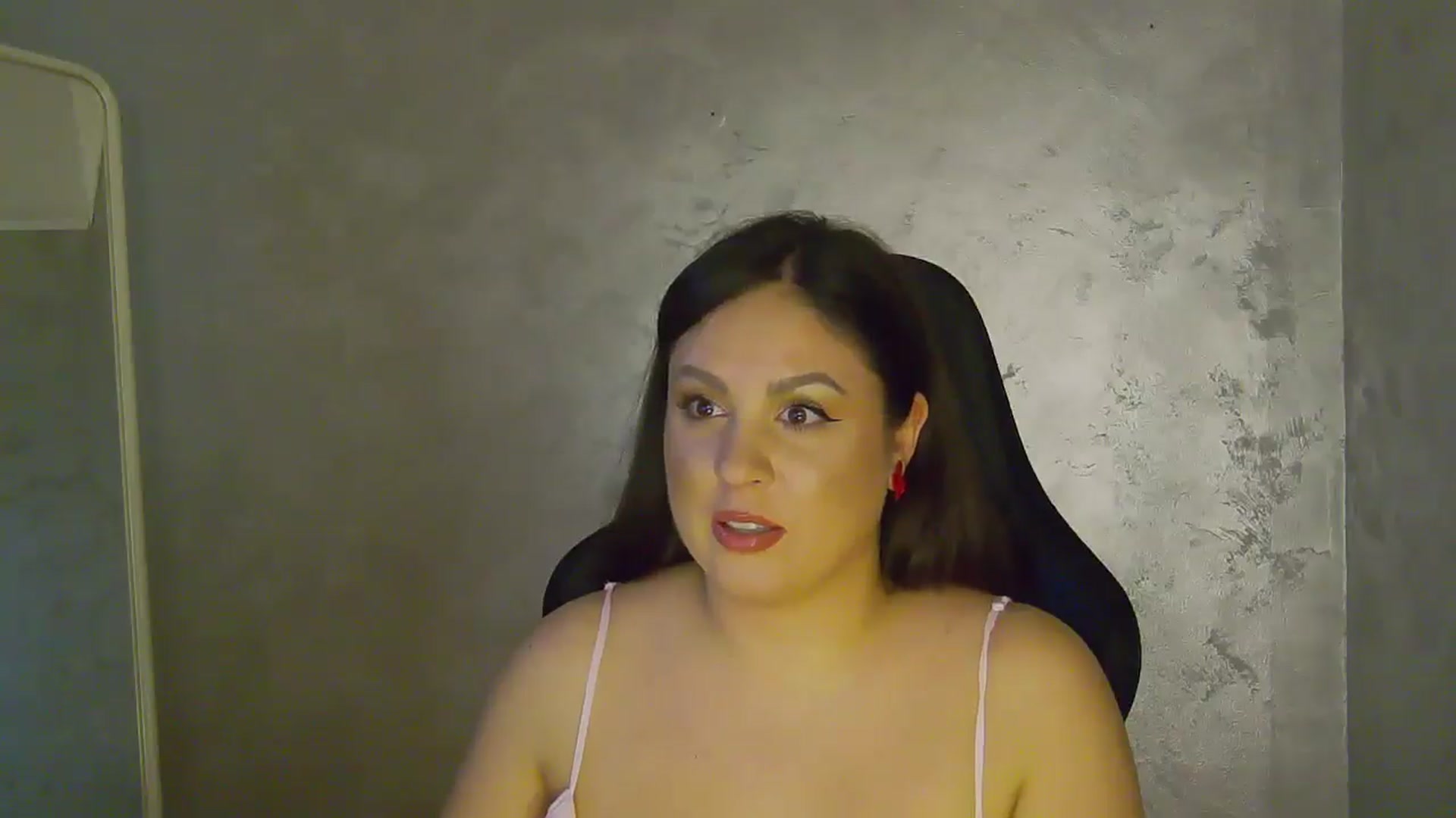 Gallery image thumbnail from NotVanilla's myfreecams stream on, 09/15/2025, 22:07 image 15 of 20