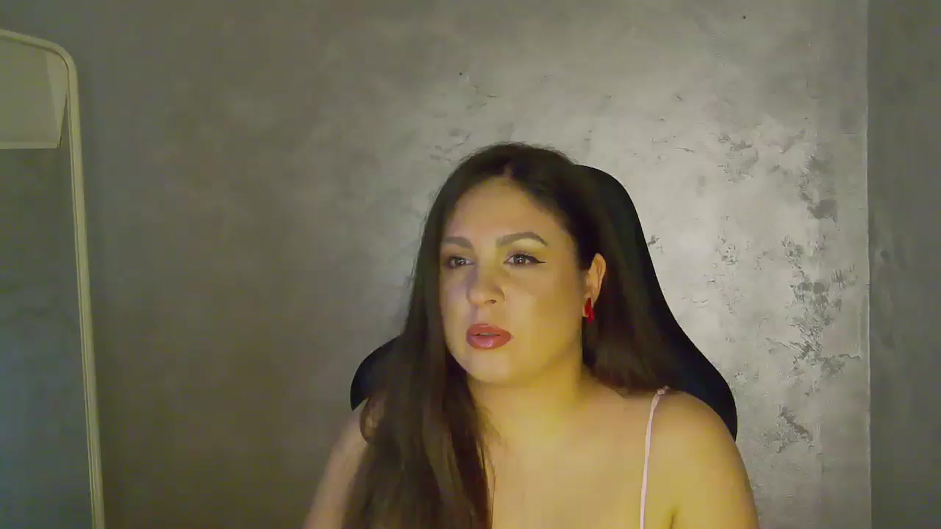 Gallery image thumbnail from NotVanilla's myfreecams stream on, 09/15/2025, 22:07 image 12 of 20