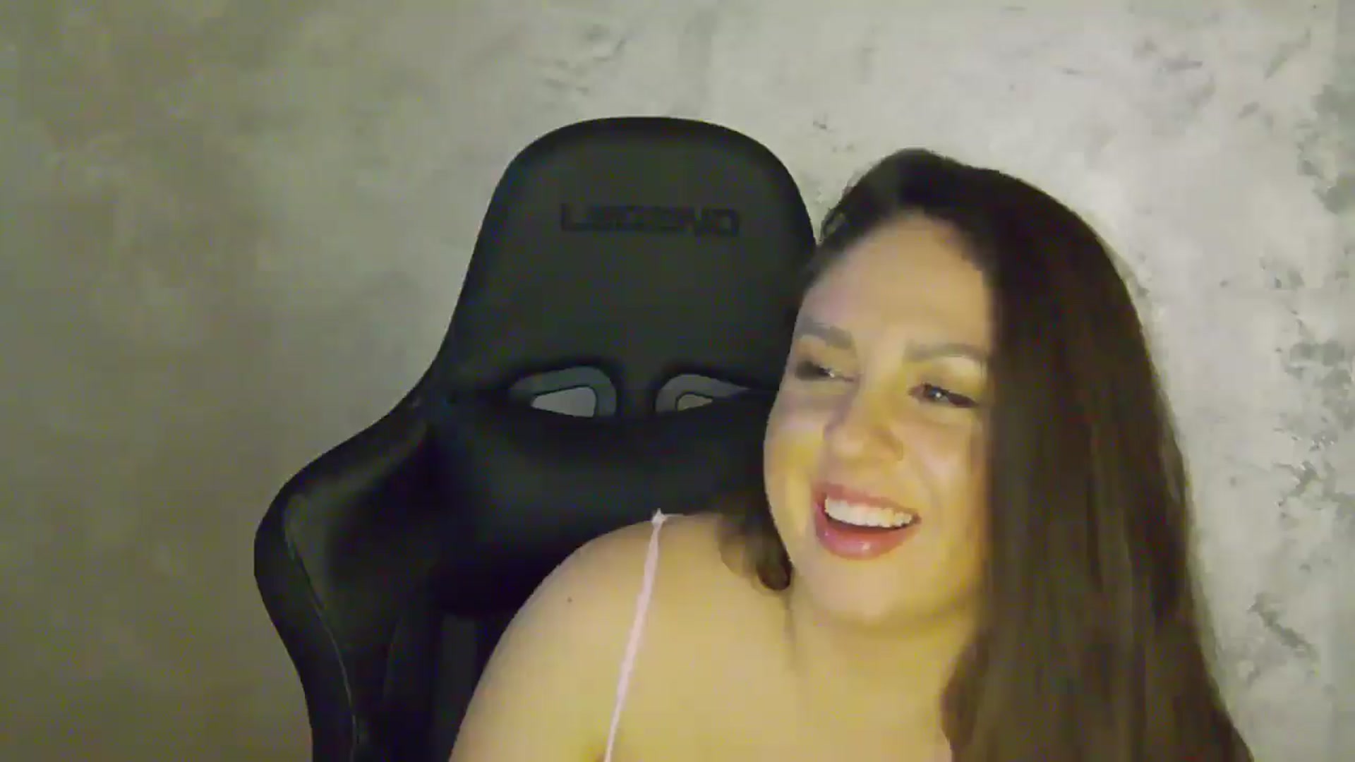 Gallery image thumbnail from NotVanilla's myfreecams stream on, 09/16/2025, 01:16 image 10 of 20