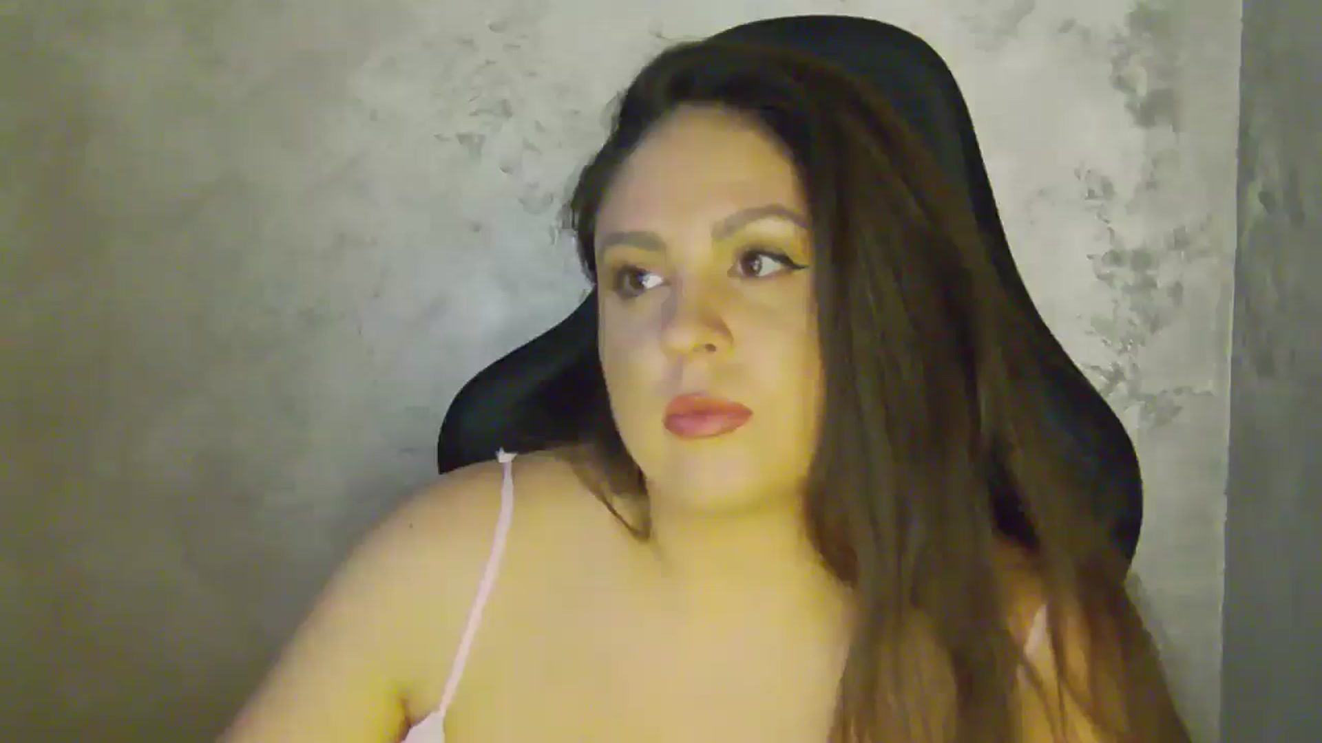 Gallery image thumbnail from NotVanilla's myfreecams stream on, 09/16/2025, 01:16 image 6 of 20