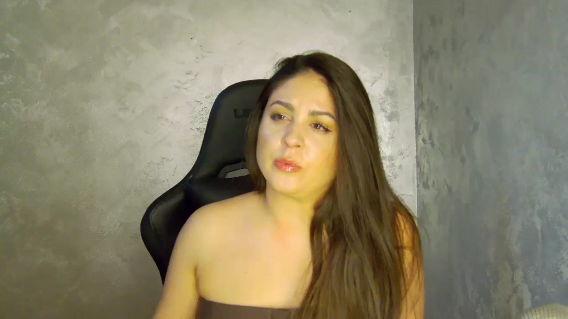Gallery image thumbnail from NotVanilla's myfreecams stream on, 09/17/2025, 03:47 image 16 of 20