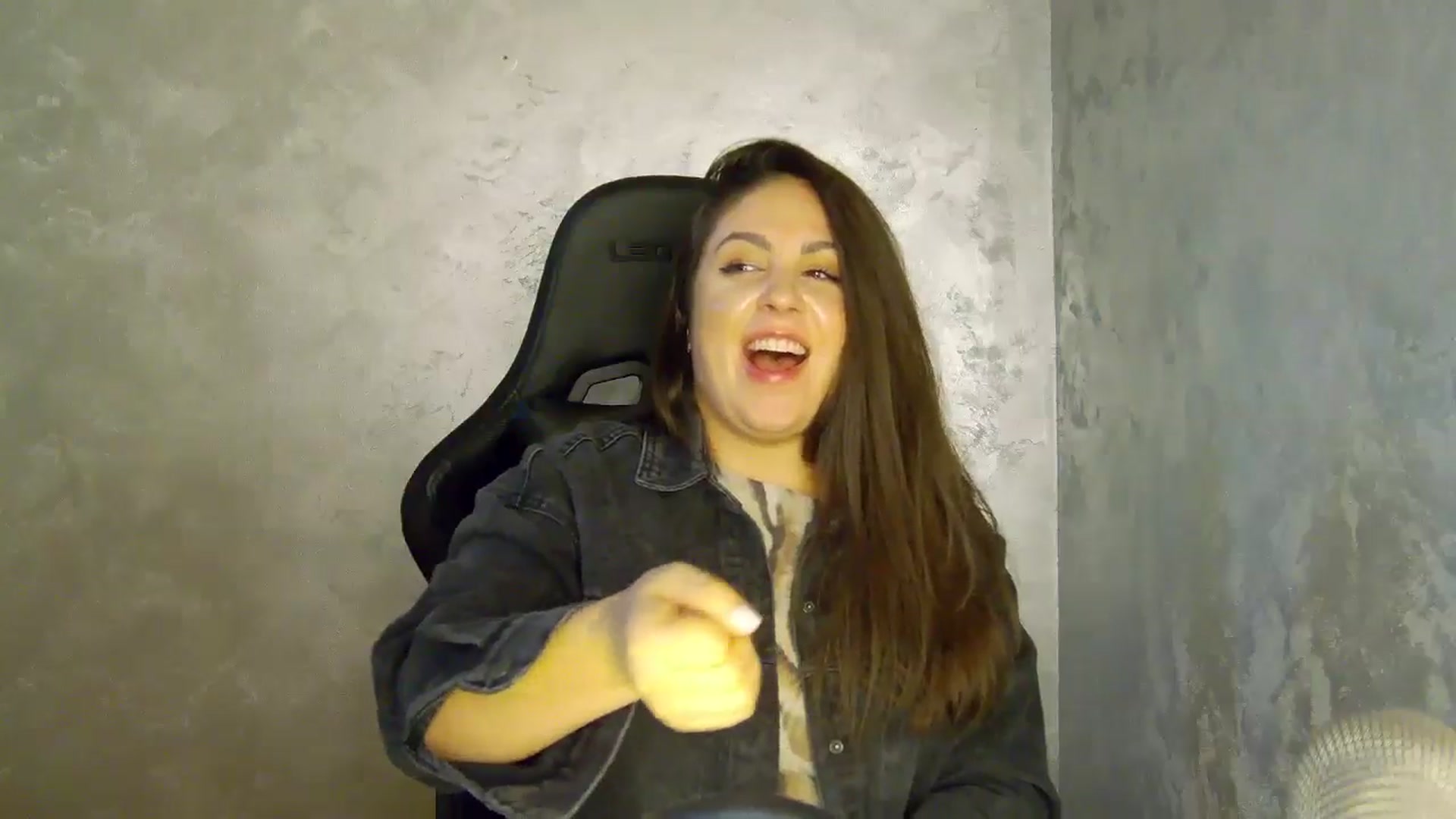 Gallery image thumbnail from NotVanilla's myfreecams stream on, 09/17/2025, 05:22 image 18 of 20
