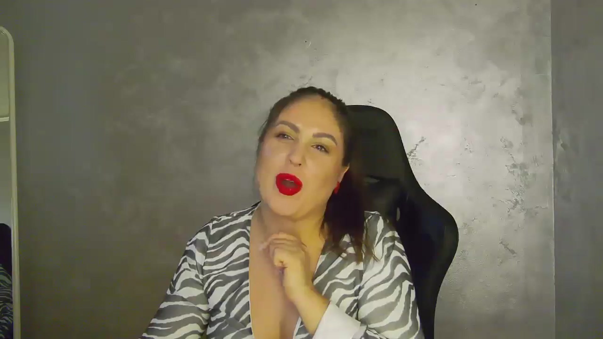 Gallery image thumbnail from NotVanilla's myfreecams stream on, 09/18/2025, 04:02 image 18 of 20