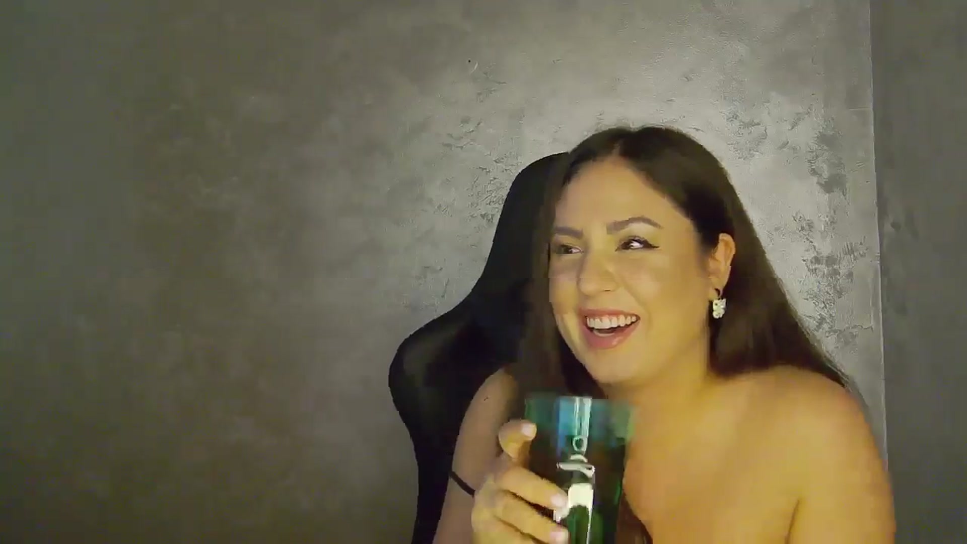 Gallery image thumbnail from NotVanilla's myfreecams stream on, 09/19/2025, 01:36 image 6 of 20