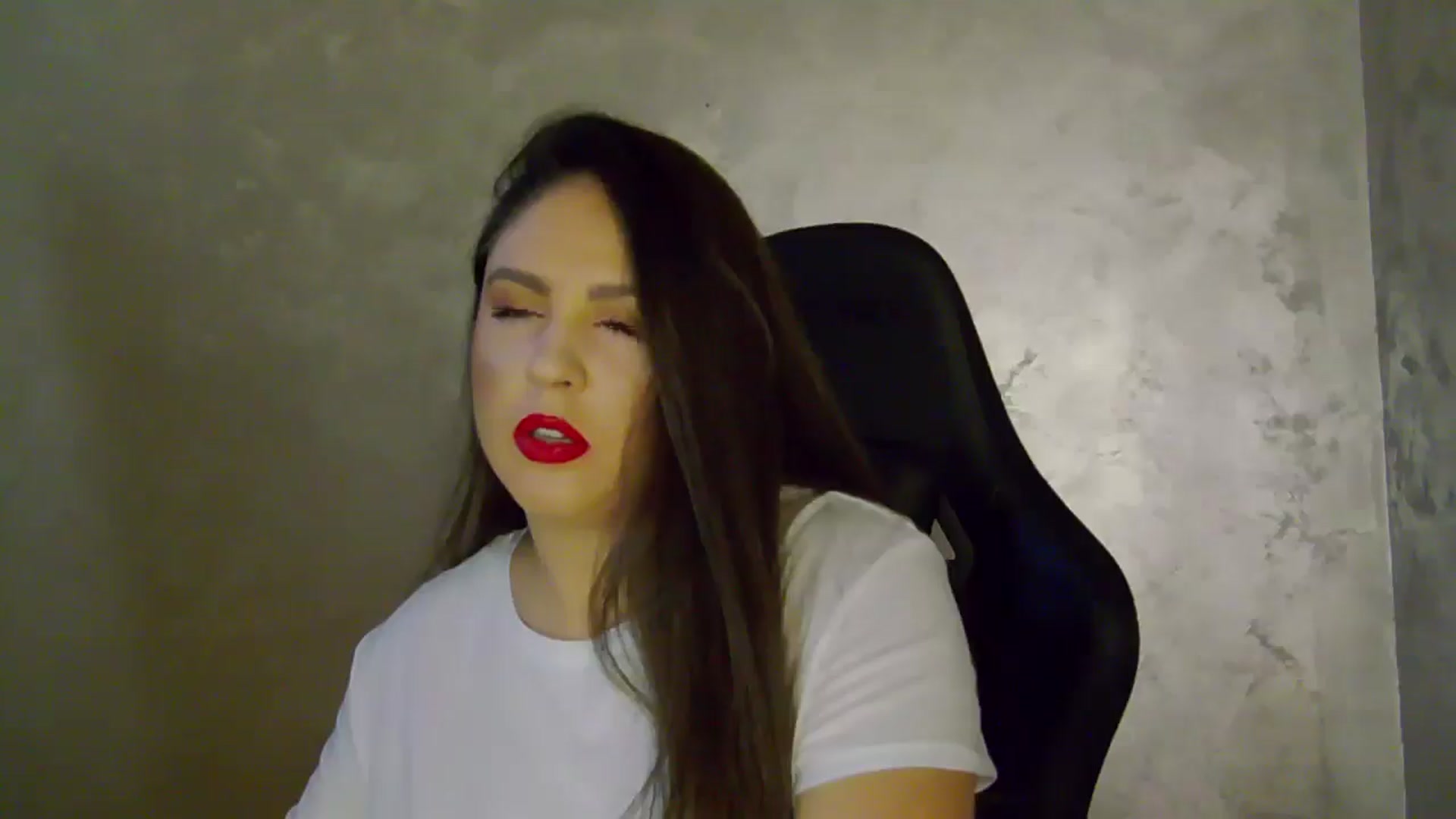 Gallery image thumbnail from NotVanilla's myfreecams stream on, 09/21/2025, 02:05 image 15 of 20