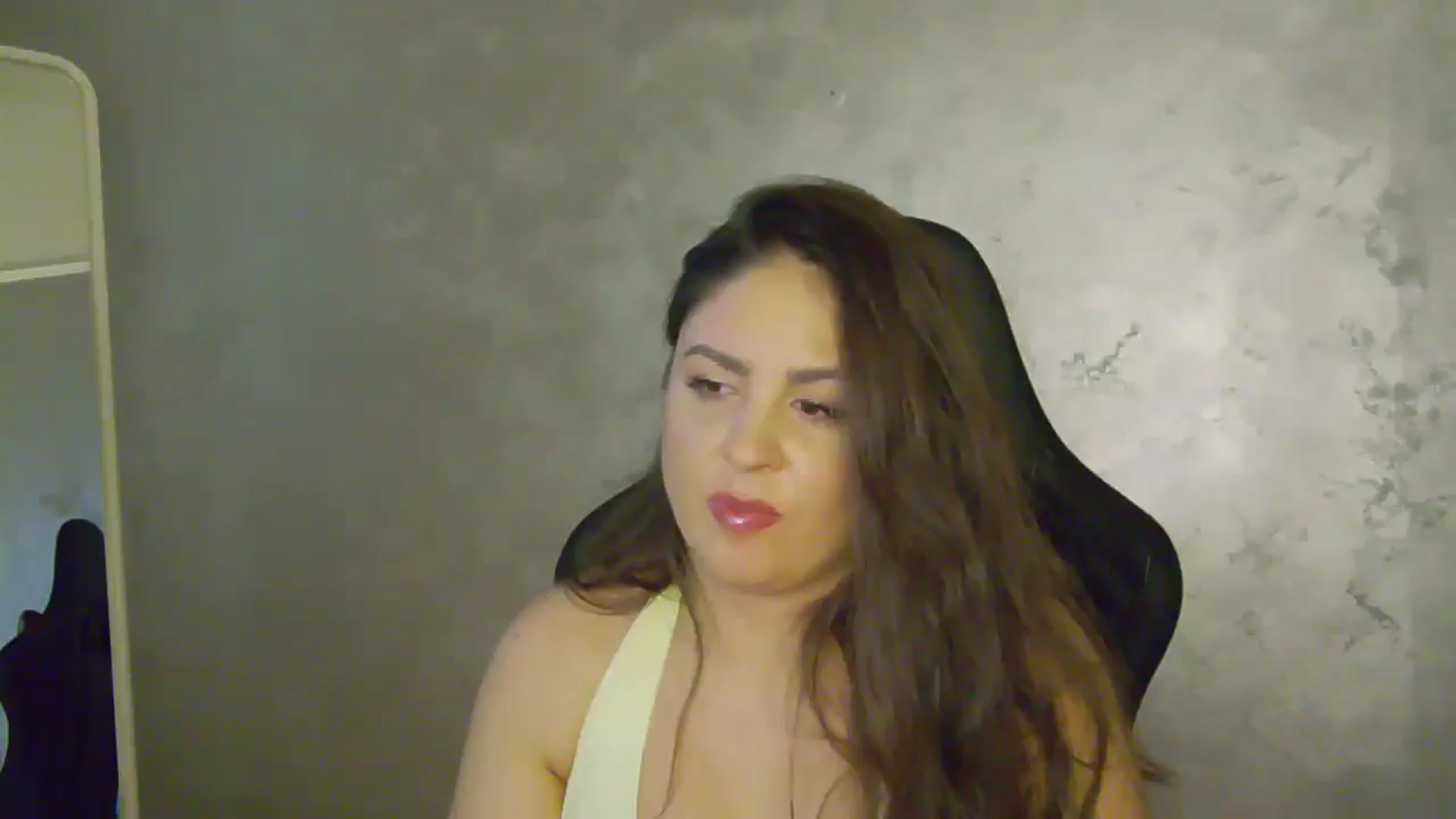 Gallery image thumbnail from NotVanilla's myfreecams stream on, 09/23/2025, 04:06 image 10 of 20