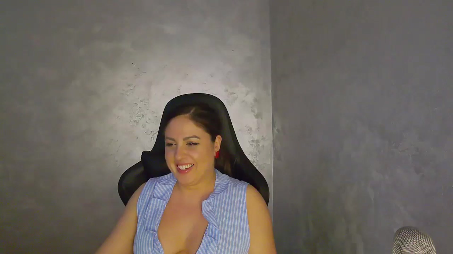 Gallery image thumbnail from NotVanilla's myfreecams stream on, 09/25/2025, 09:20 image 8 of 20