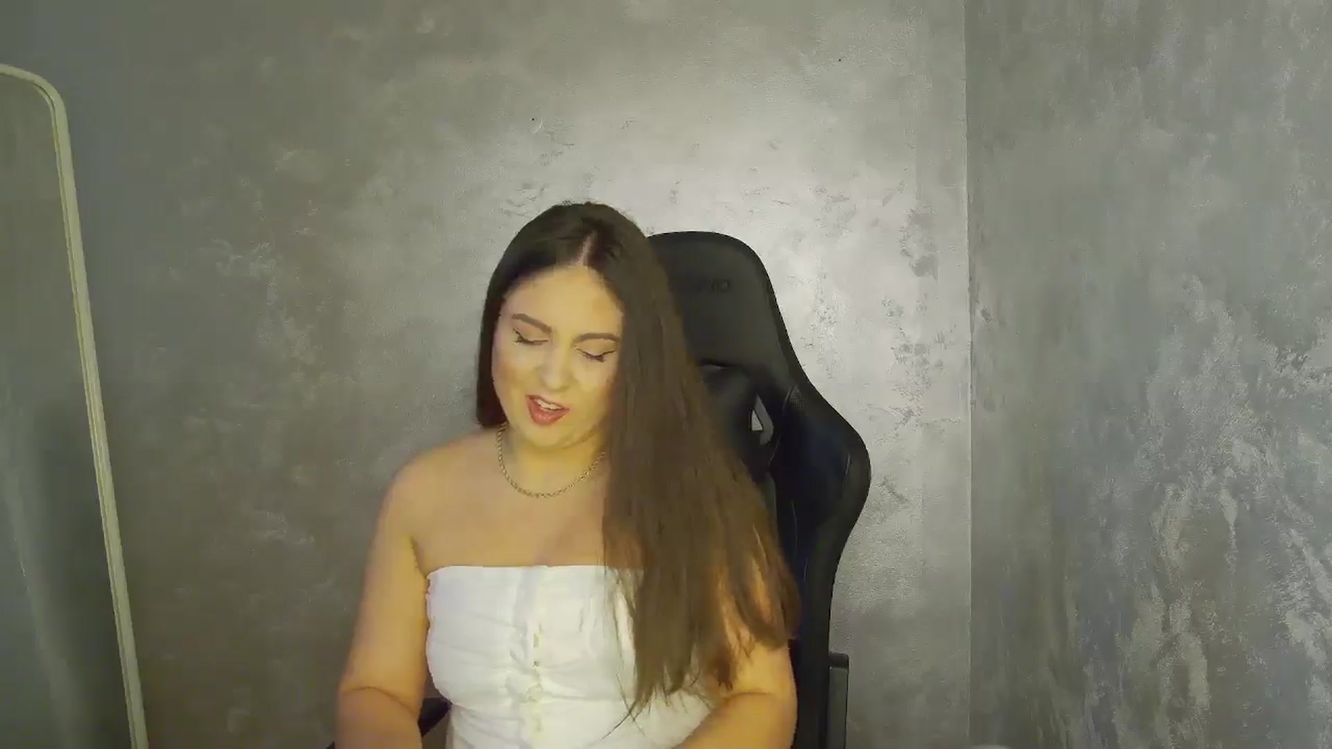 Gallery image thumbnail from NotVanilla's myfreecams stream on, 10/01/2025, 21:43 image 8 of 20