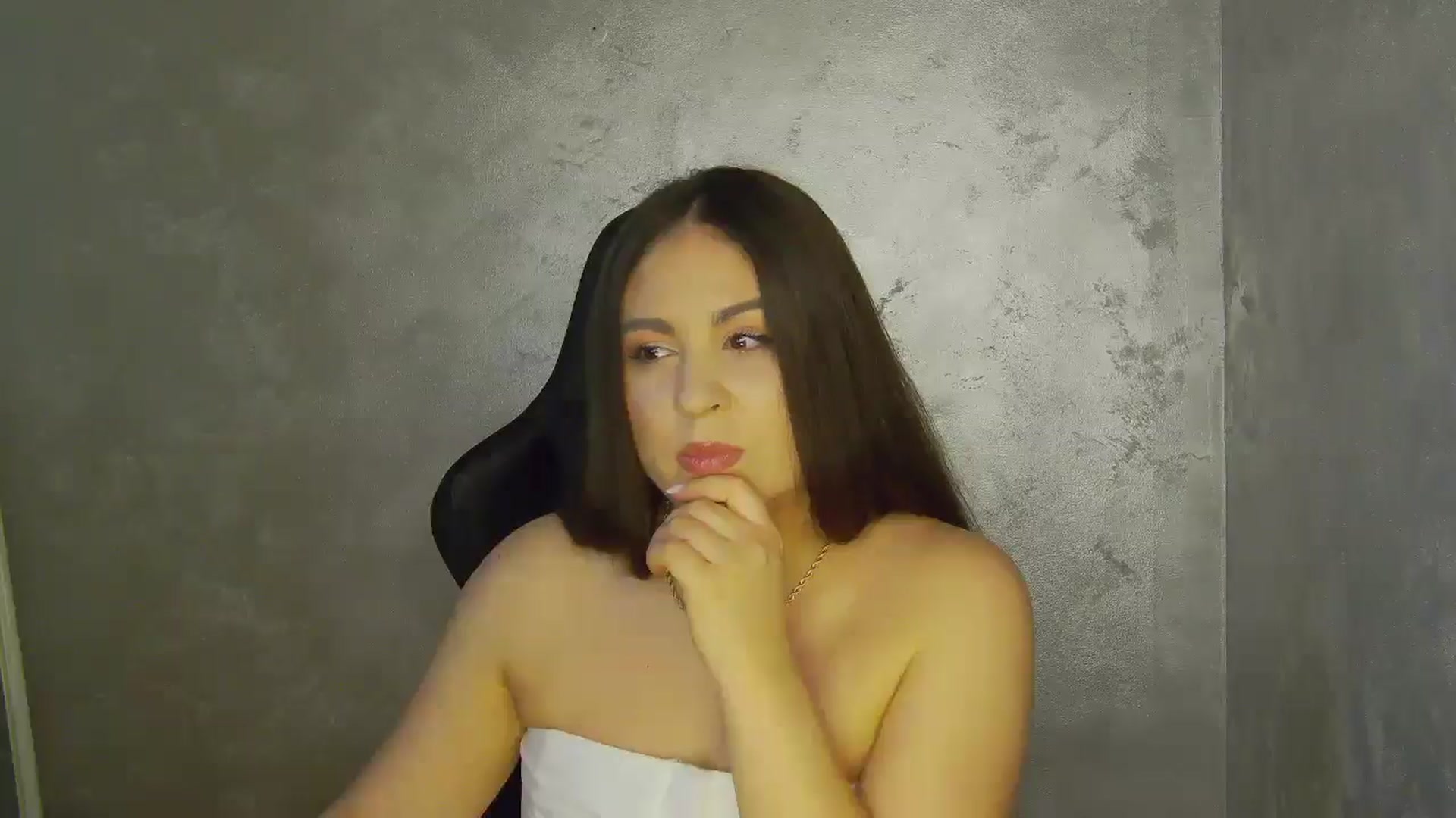 Gallery image thumbnail from NotVanilla's myfreecams stream on, 10/01/2025, 21:43 image 17 of 20