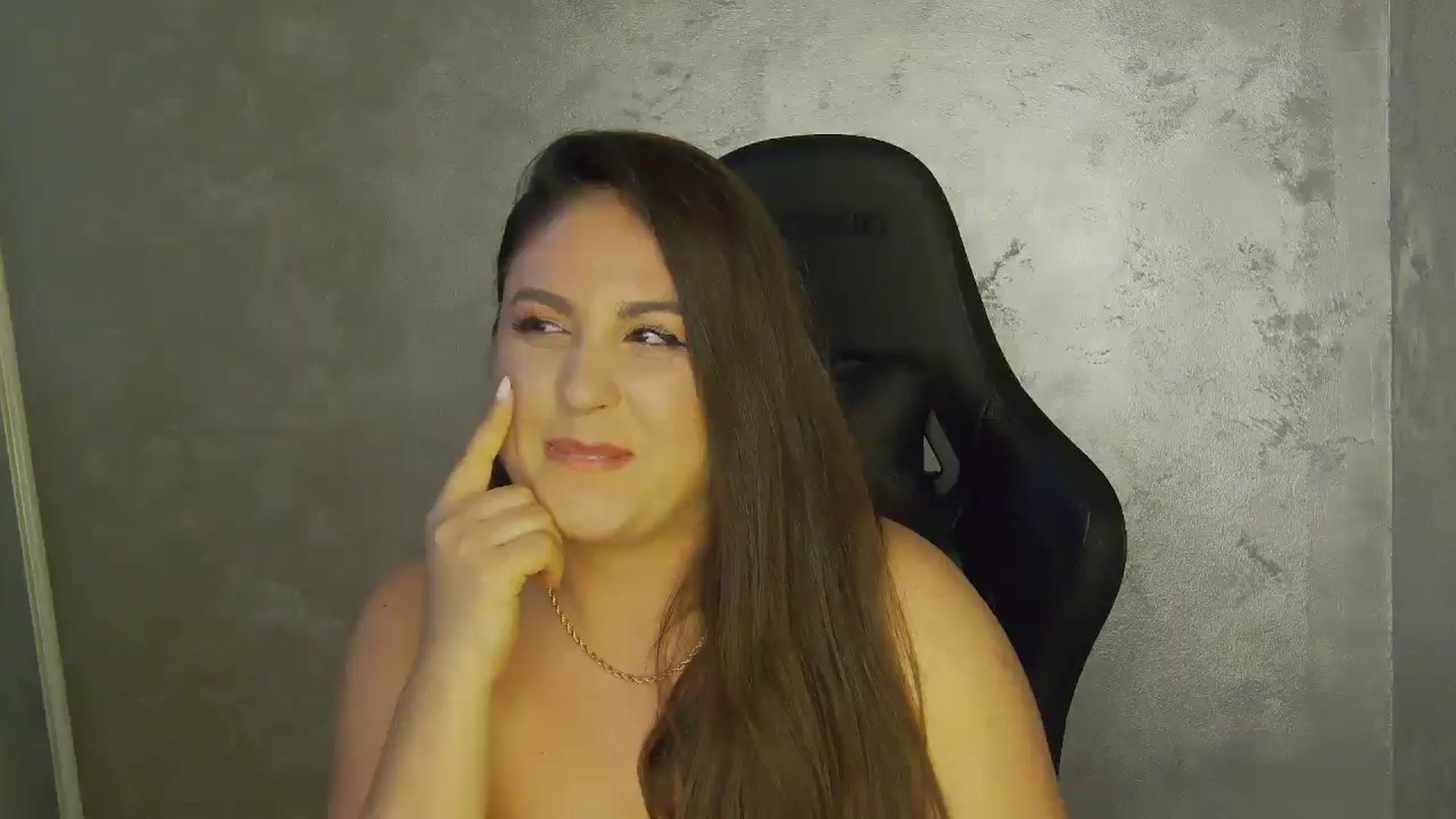 Gallery image thumbnail from NotVanilla's myfreecams stream on, 10/01/2025, 23:15 image 17 of 20