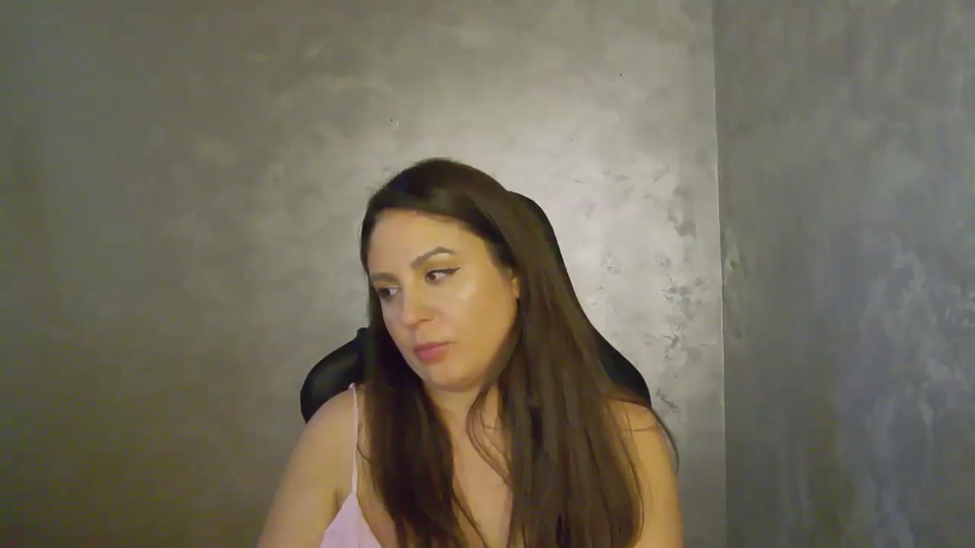 Gallery image thumbnail from NotVanilla's myfreecams stream on, 10/07/2025, 05:00 image 14 of 20