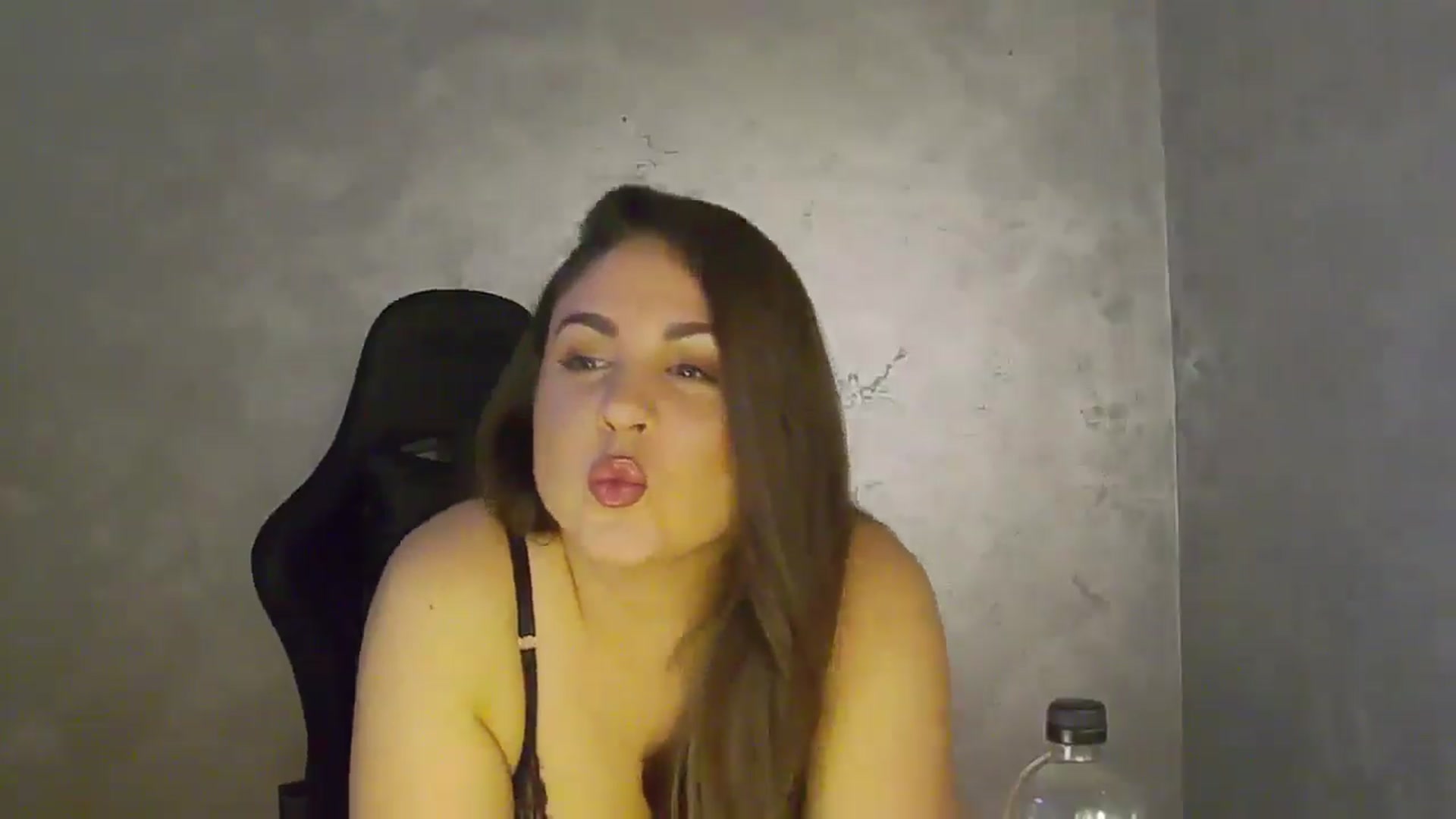 Gallery image thumbnail from NotVanilla's myfreecams stream on, 10/09/2025, 23:33 image 2 of 20