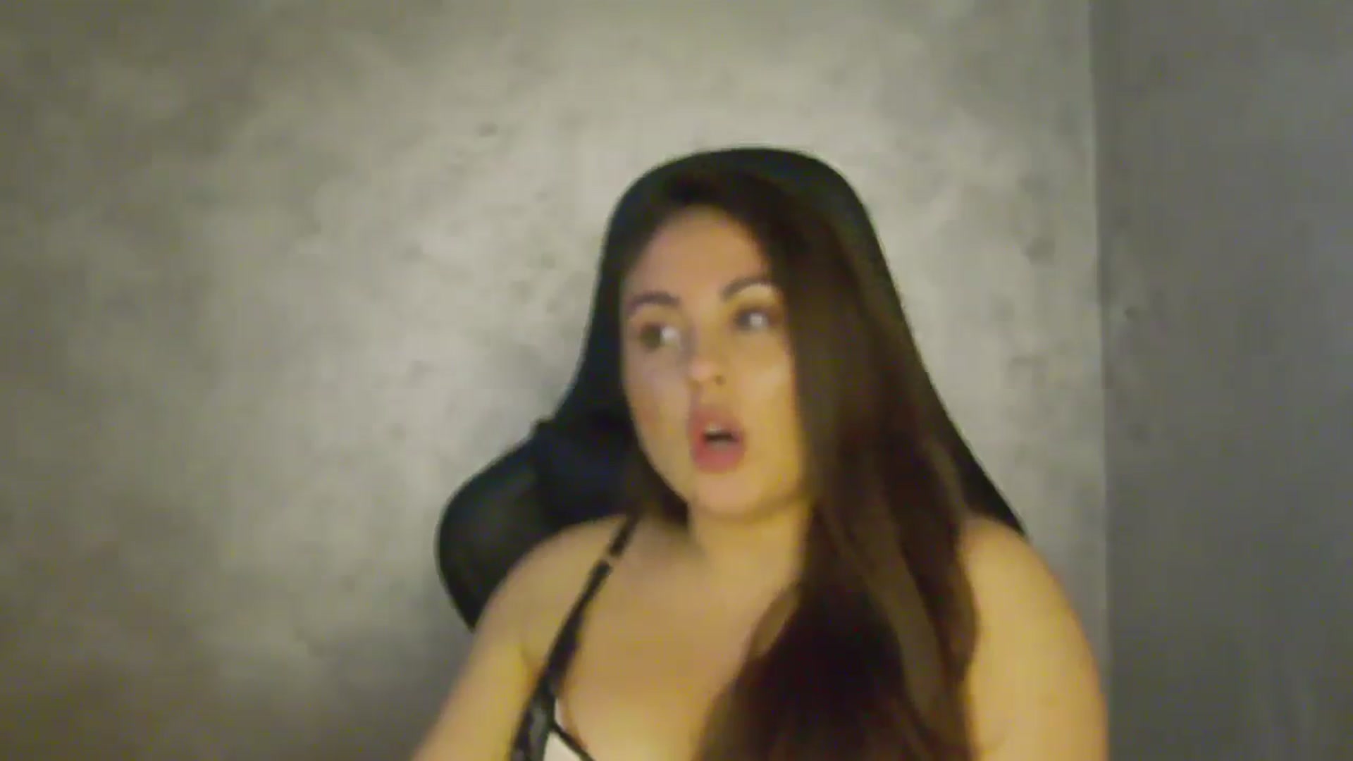 Gallery image thumbnail from NotVanilla's myfreecams stream on, 10/09/2025, 23:33 image 17 of 20