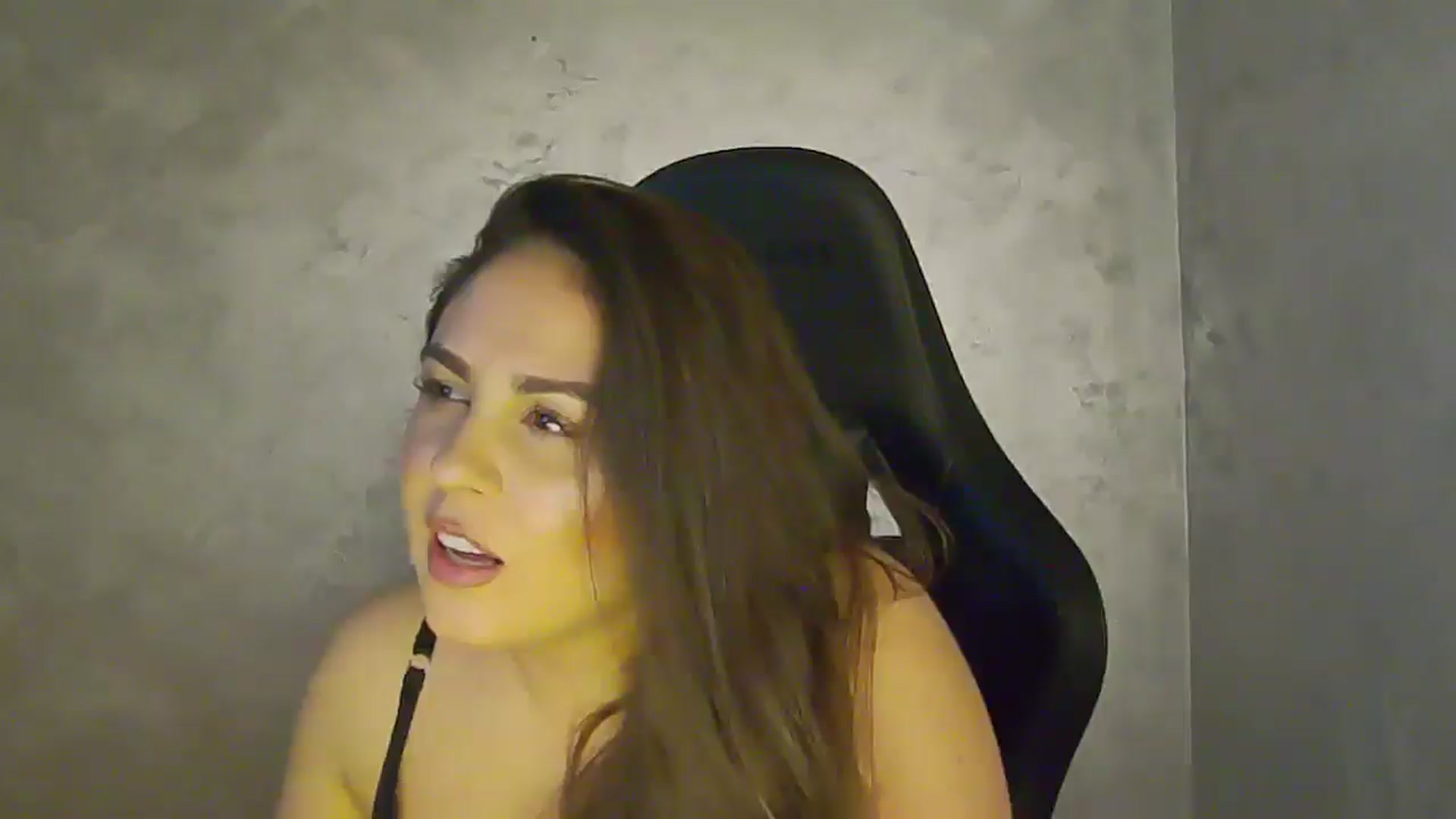 Gallery image thumbnail from NotVanilla's myfreecams stream on, 10/09/2025, 23:33 image 14 of 20