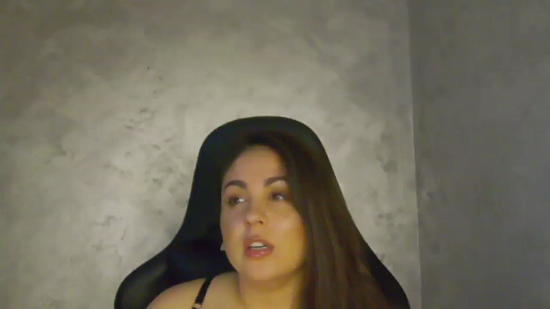 Gallery image thumbnail from NotVanilla's myfreecams stream on, 10/10/2025, 01:05 image 6 of 20