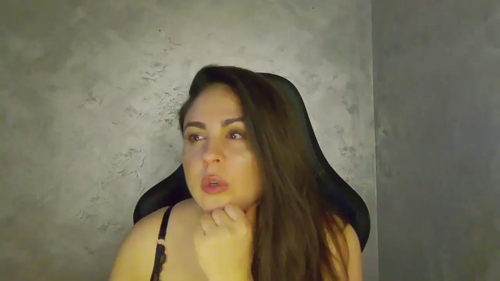 Gallery image thumbnail from NotVanilla's myfreecams stream on, 10/10/2025, 04:07 image 7 of 20