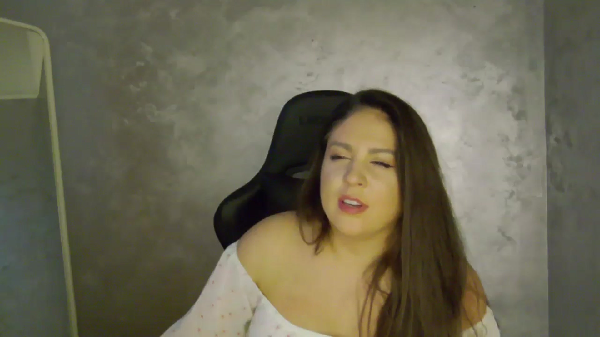 Gallery image thumbnail from NotVanilla's myfreecams stream on, 10/11/2025, 04:30 image 19 of 20