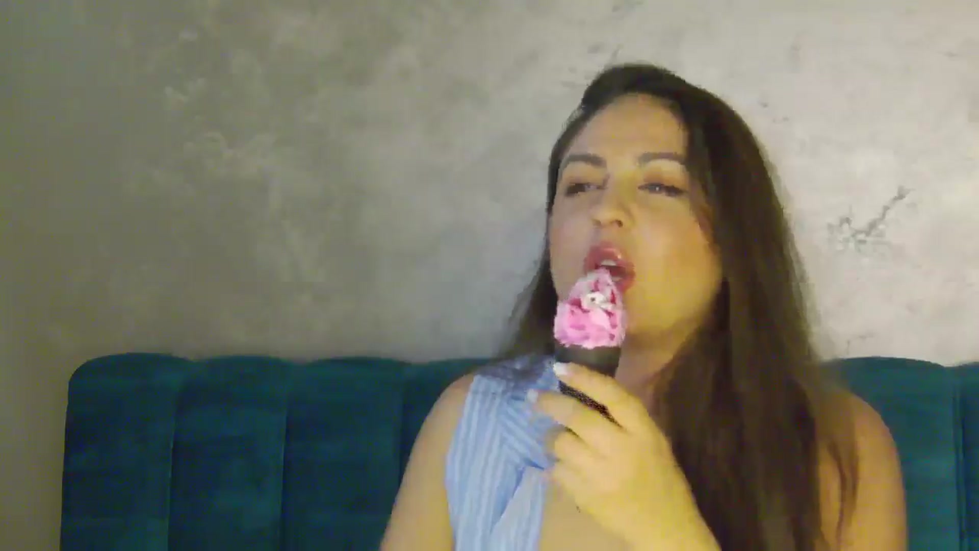 Gallery image thumbnail from NotVanilla's myfreecams stream on, 10/12/2025, 01:32 image 9 of 20