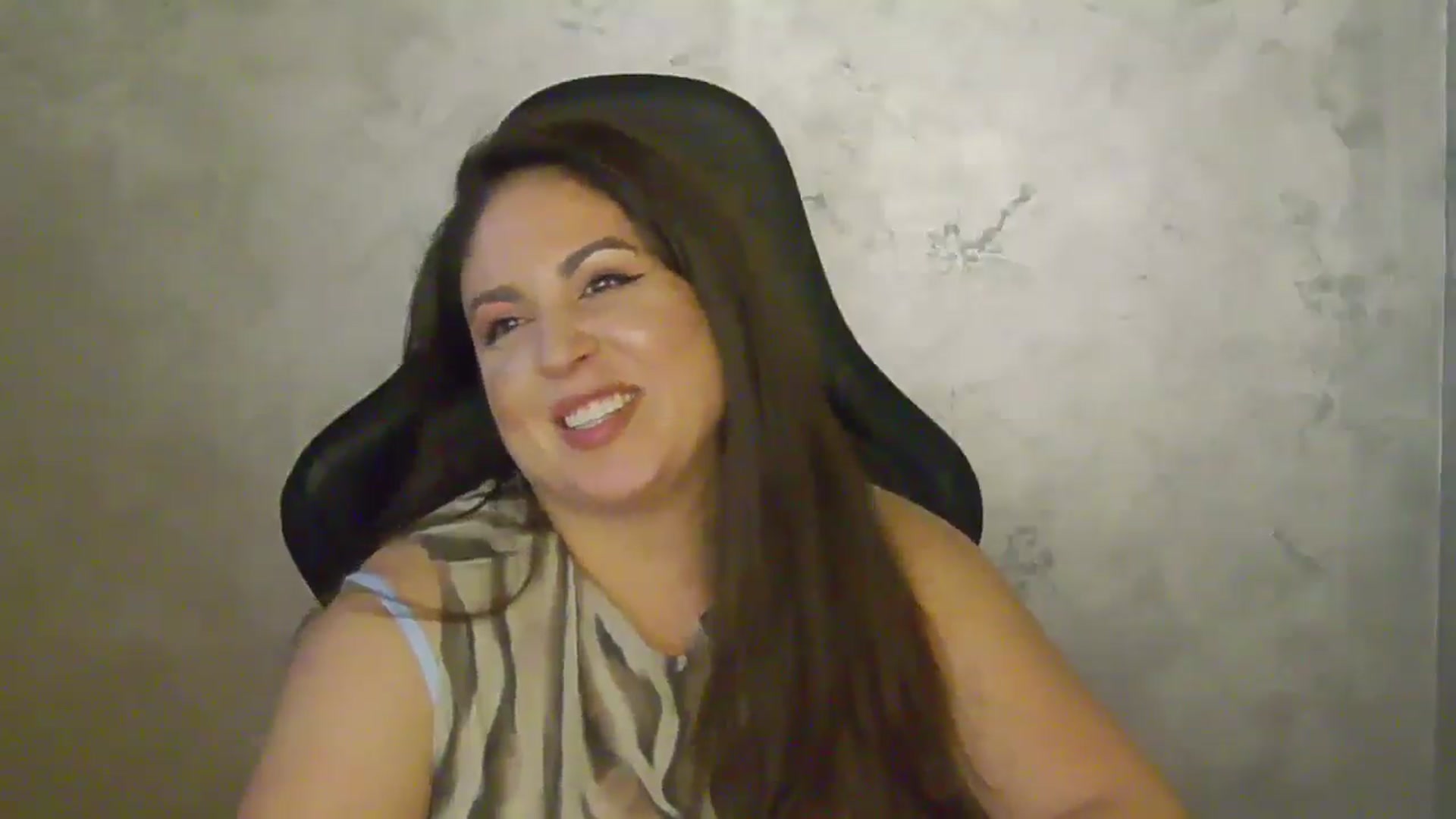 Gallery image thumbnail from NotVanilla's myfreecams stream on, 10/21/2025, 24:14 image 15 of 20