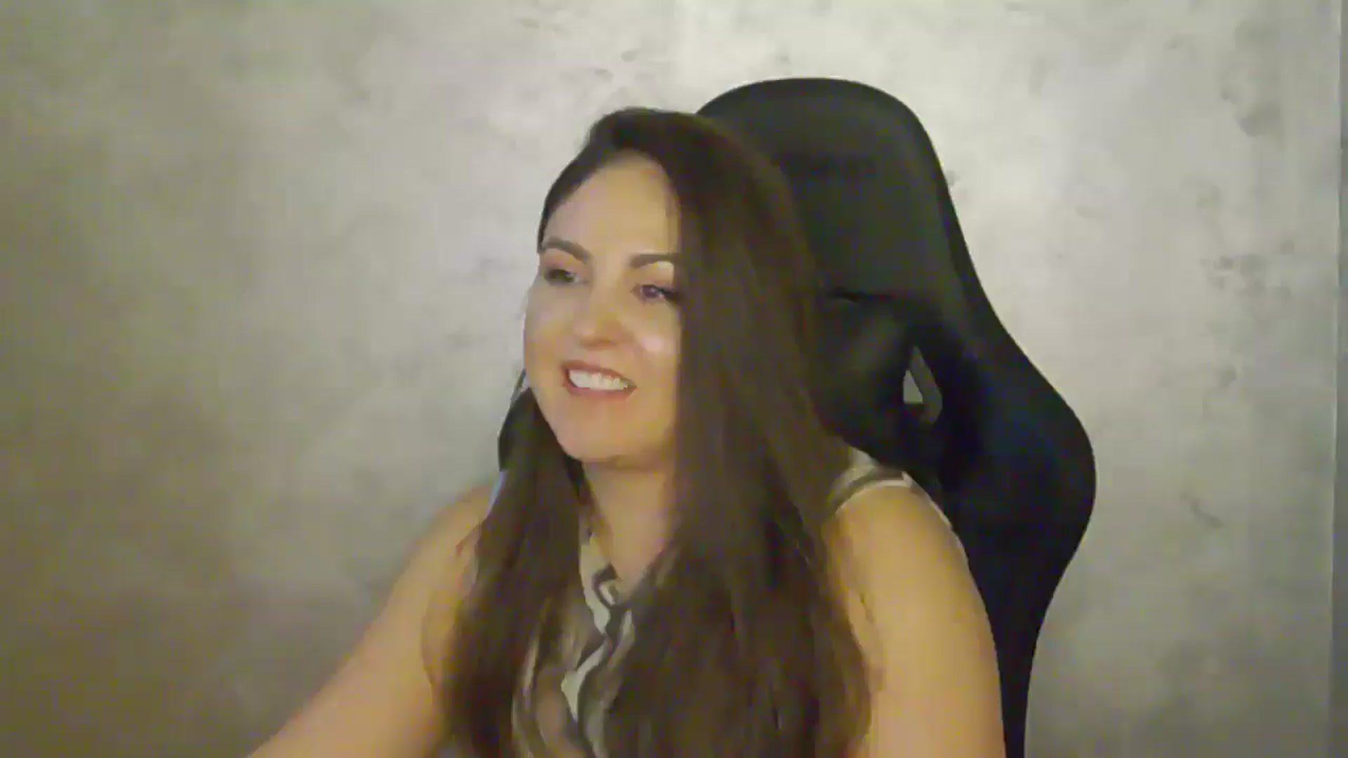Gallery image thumbnail from NotVanilla's myfreecams stream on, 10/21/2025, 24:14 image 10 of 20