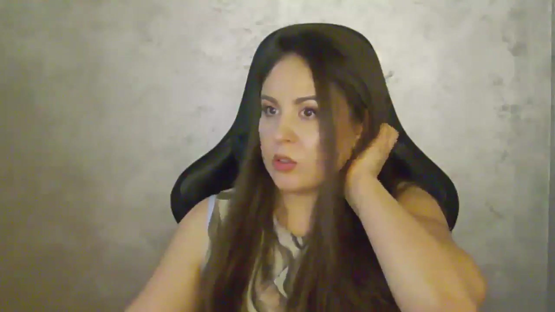 Gallery image thumbnail from NotVanilla's myfreecams stream on, 10/21/2025, 24:14 image 14 of 20