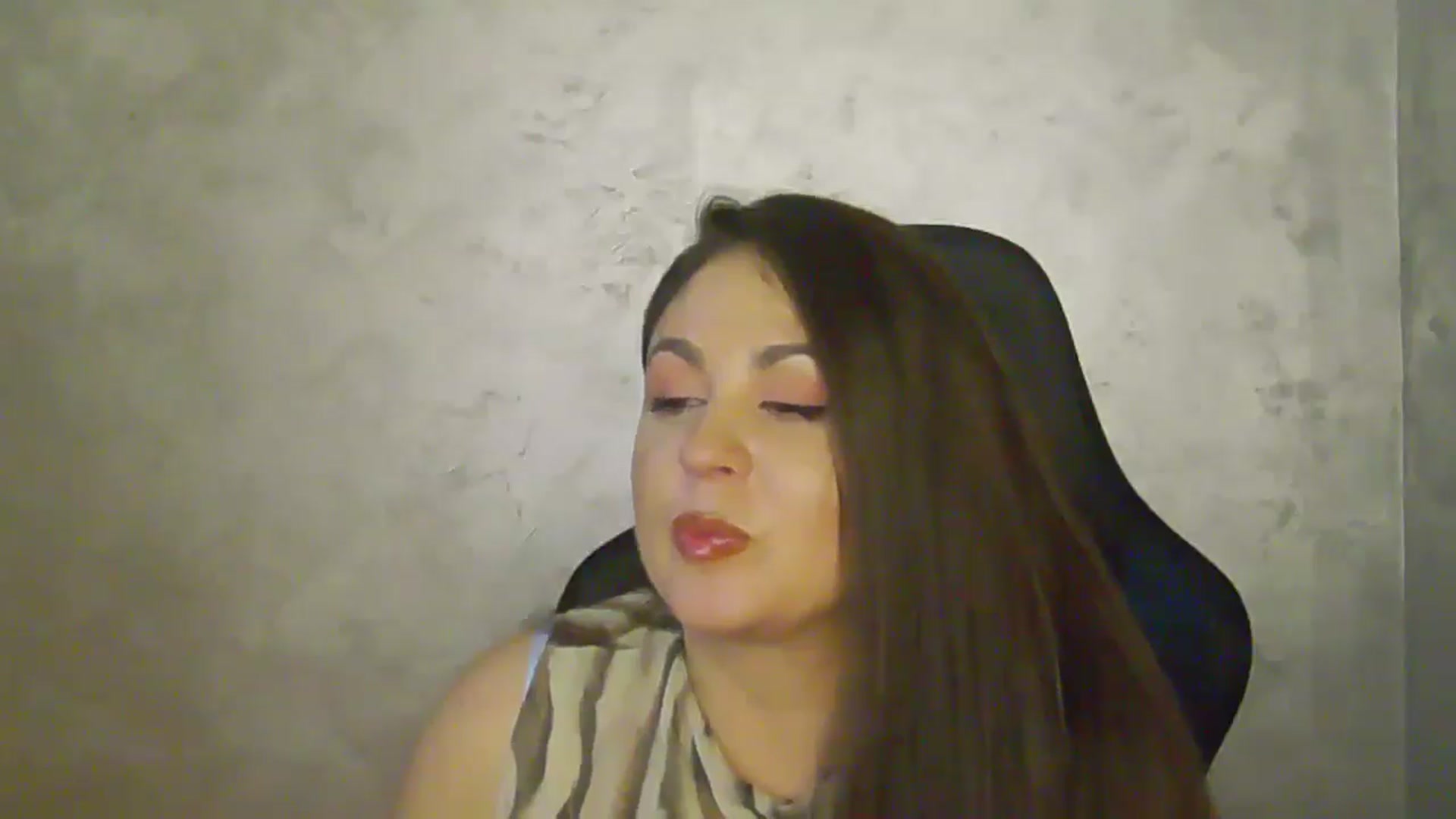 Gallery image thumbnail from NotVanilla's myfreecams stream on, 10/21/2025, 02:33 image 6 of 20