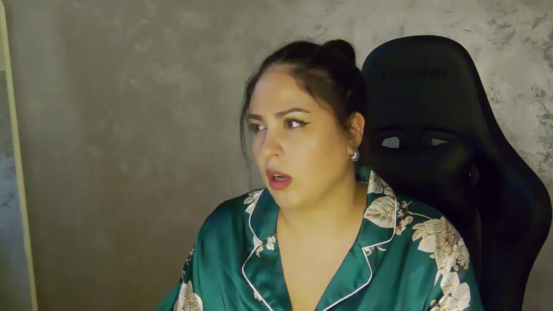 Gallery image thumbnail from NotVanilla's myfreecams stream on, 10/22/2025, 05:12 image 17 of 20