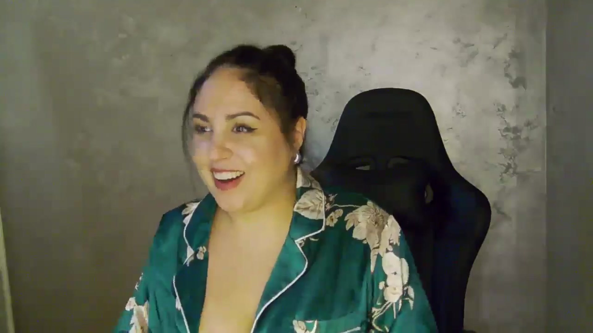 Gallery image thumbnail from NotVanilla's myfreecams stream on, 10/22/2025, 05:12 image 12 of 20