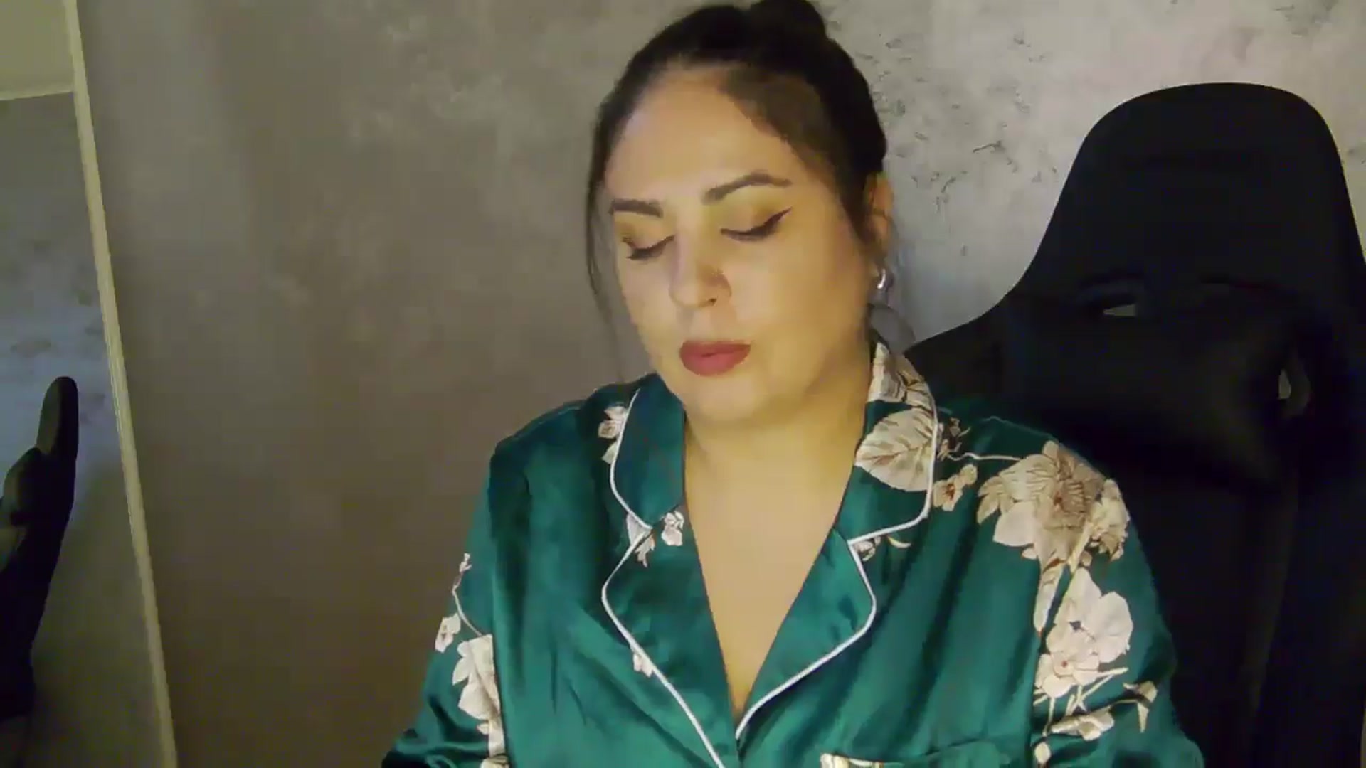 Gallery image thumbnail from NotVanilla's myfreecams stream on, 10/22/2025, 05:12 image 14 of 20