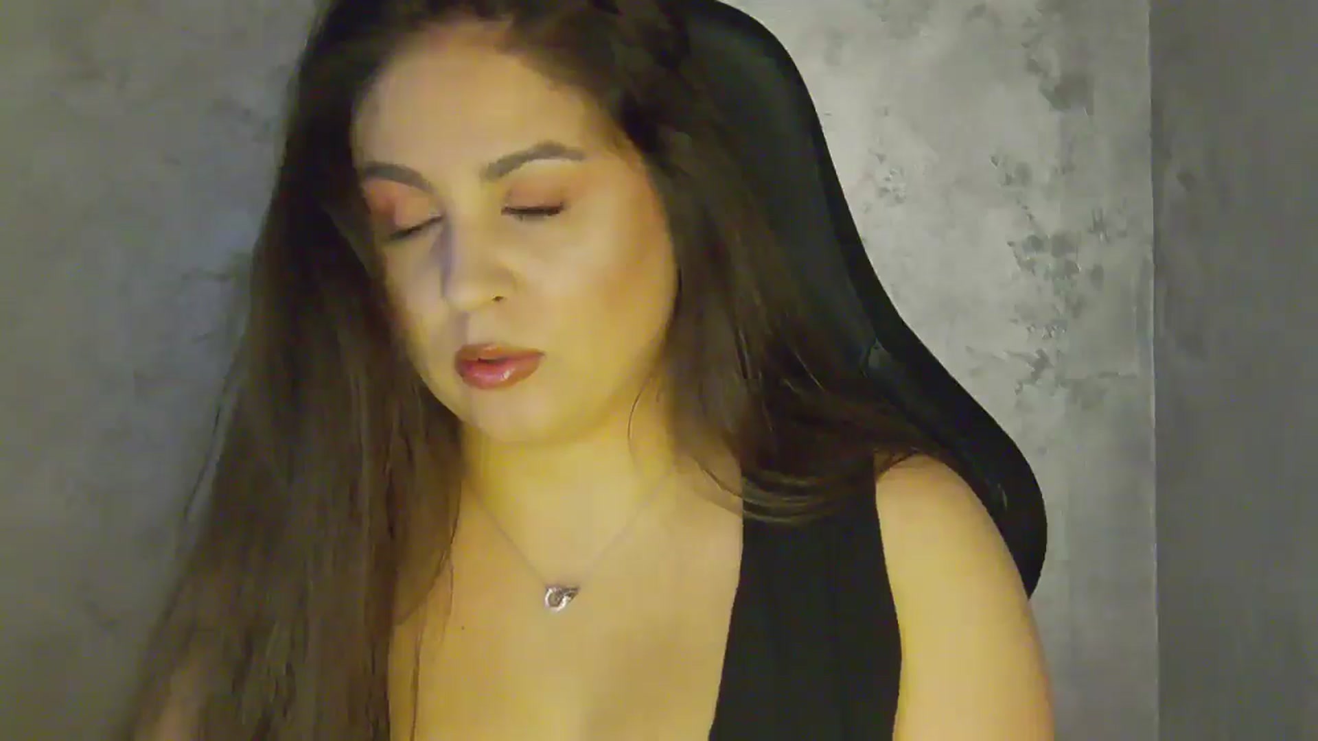 Gallery image thumbnail from NotVanilla's myfreecams stream on, 10/23/2025, 04:07 image 4 of 20