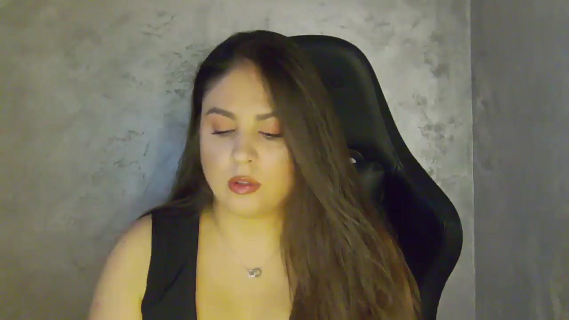 Gallery image thumbnail from NotVanilla's myfreecams stream on, 10/23/2025, 04:07 image 9 of 20