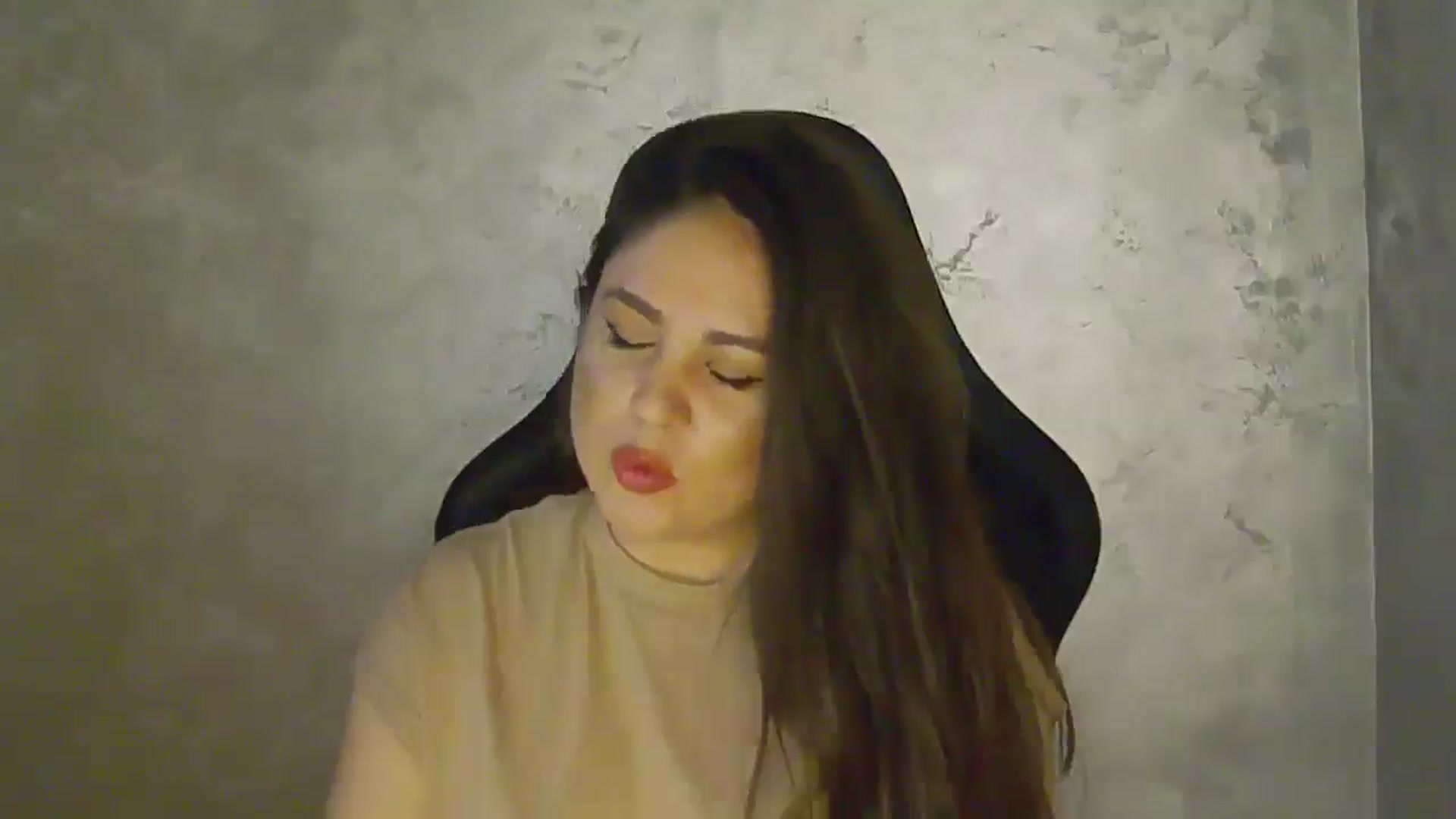 Gallery image thumbnail from NotVanilla's myfreecams stream on, 10/29/2025, 02:01 image 5 of 20