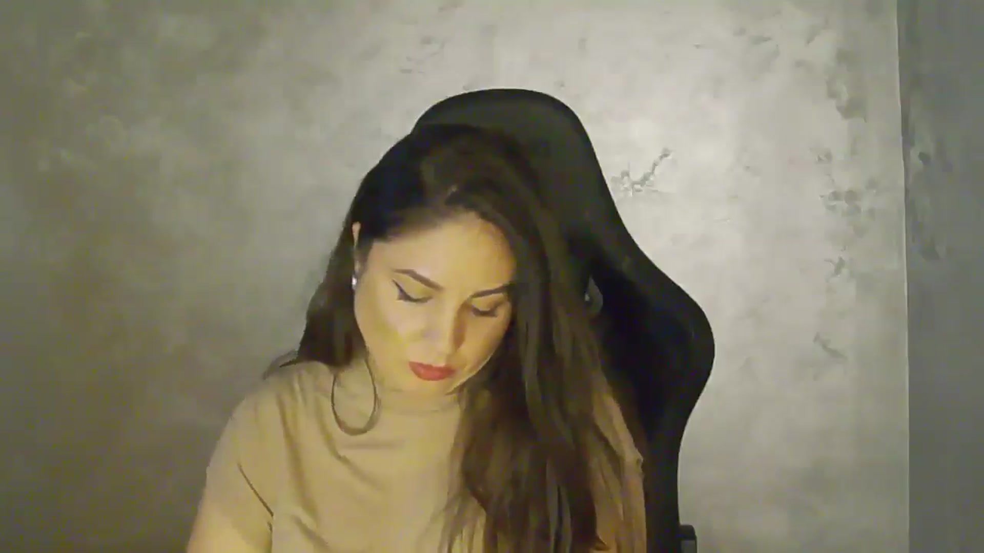 Gallery image thumbnail from NotVanilla's myfreecams stream on, 10/29/2025, 02:01 image 12 of 20