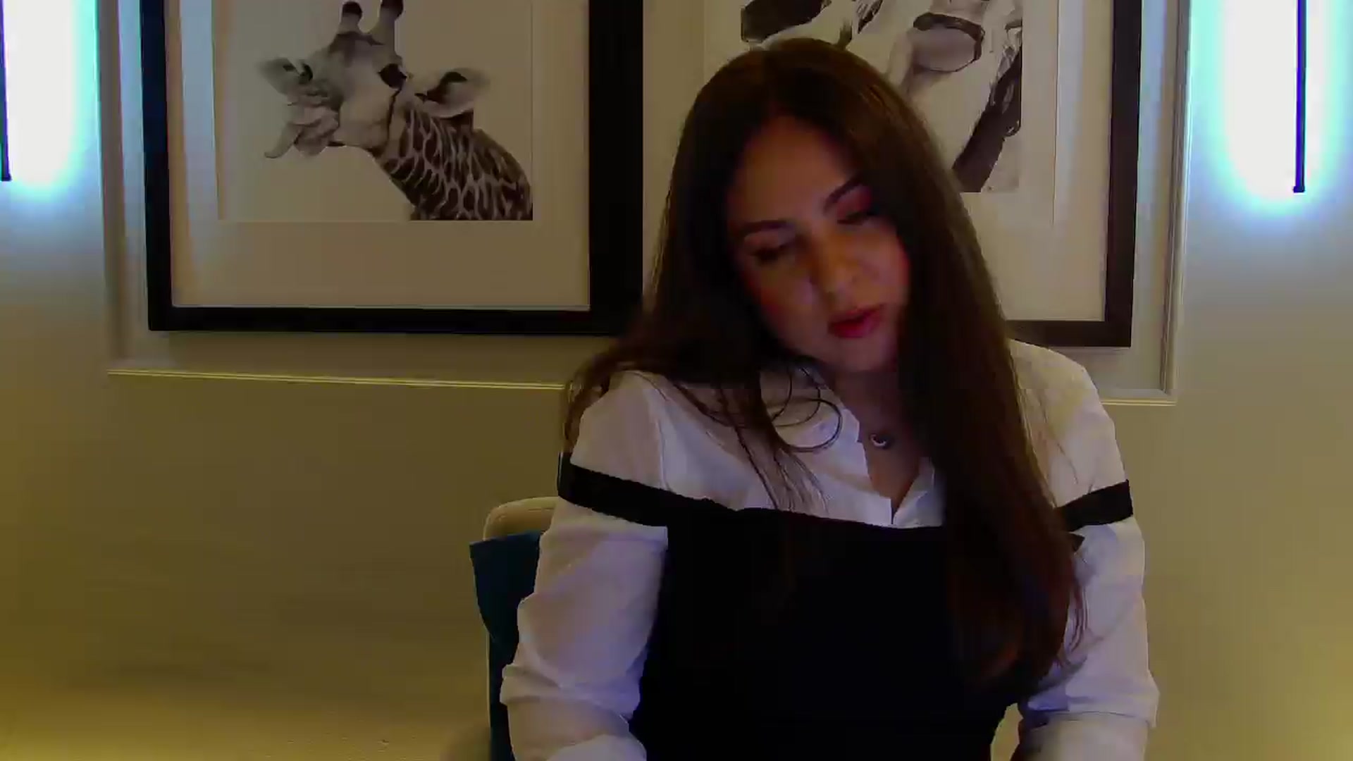 Gallery image thumbnail from NotVanilla's myfreecams stream on, 10/30/2025, 23:31 image 18 of 20