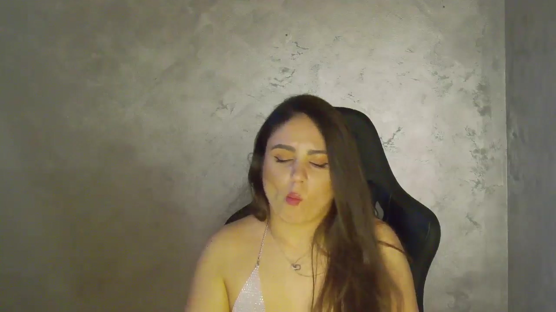 Gallery image thumbnail from NotVanilla's myfreecams stream on, 11/01/2025, 23:56 image 5 of 20