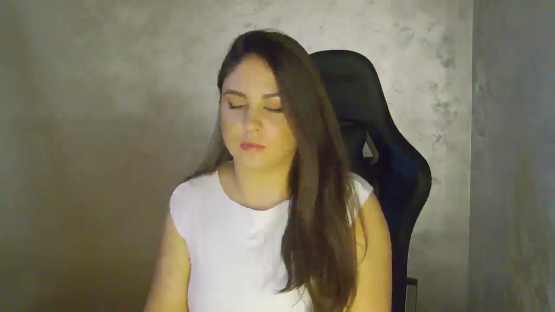 Gallery image thumbnail from NotVanilla's myfreecams stream on, 11/03/2025, 04:26 image 4 of 20