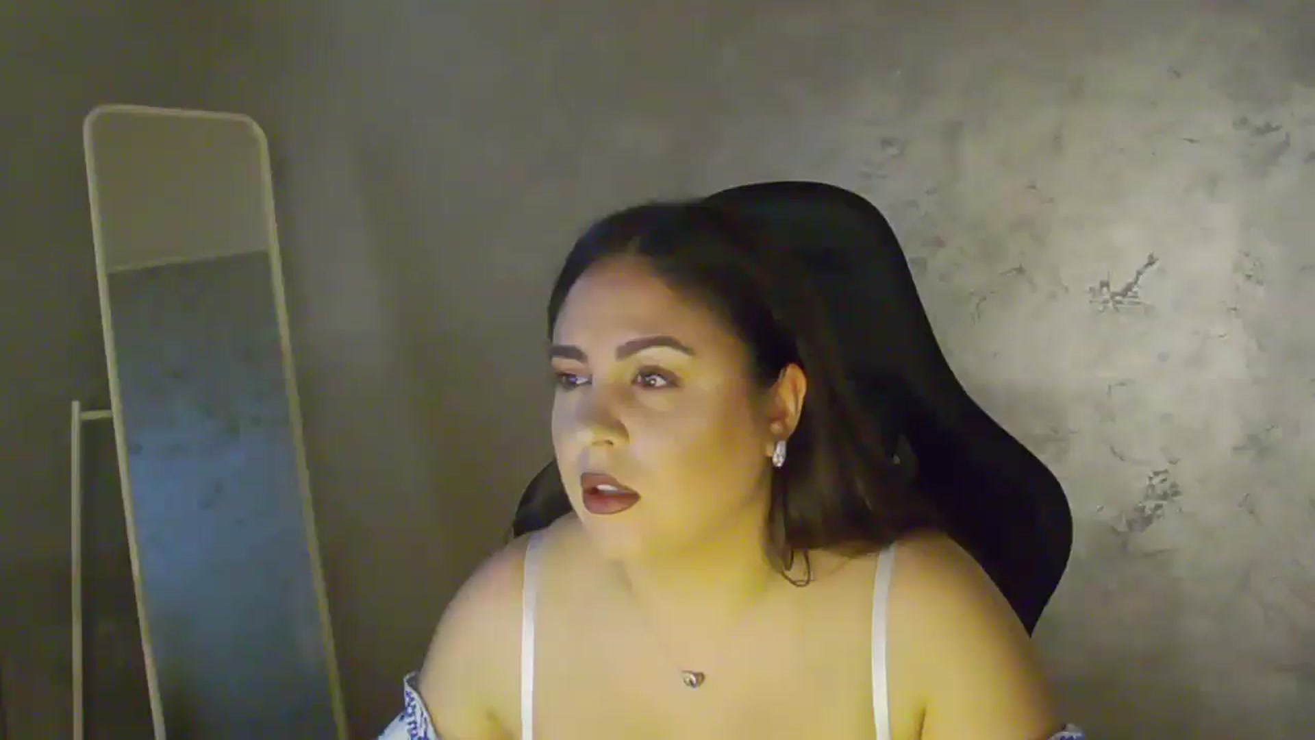 Gallery image thumbnail from NotVanilla's myfreecams stream on, 11/10/2025, 24:41 image 15 of 20