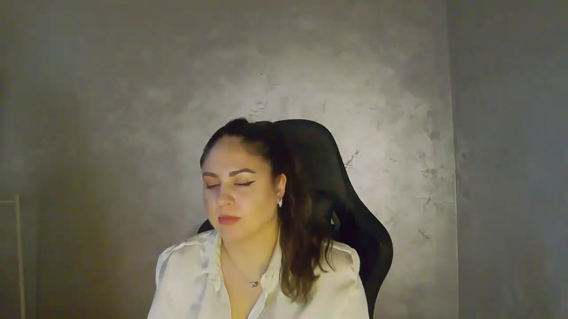 Gallery image thumbnail from NotVanilla's myfreecams stream on, 11/12/2025, 01:21 image 15 of 20