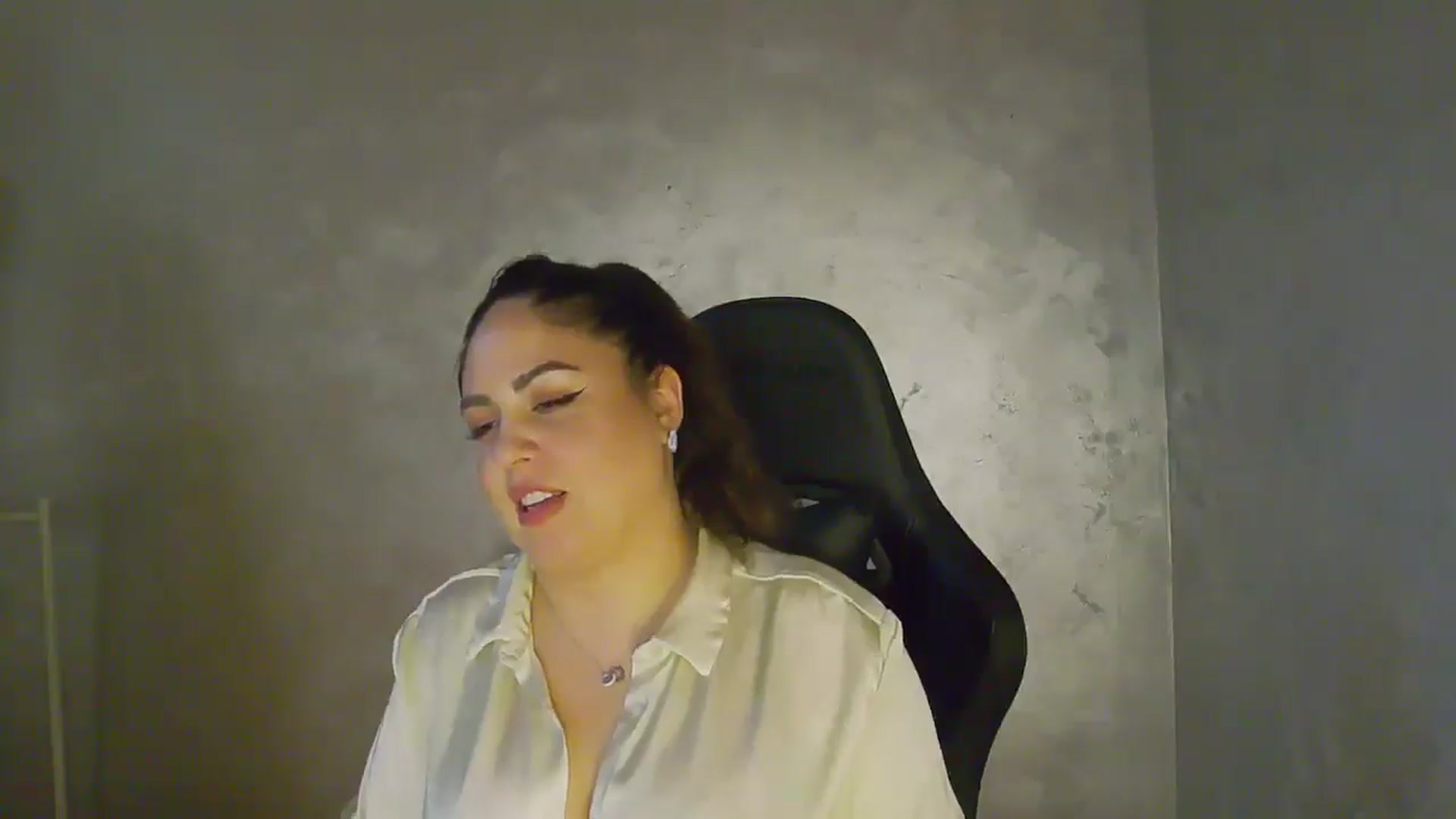 Gallery image thumbnail from NotVanilla's myfreecams stream on, 11/12/2025, 01:21 image 18 of 20