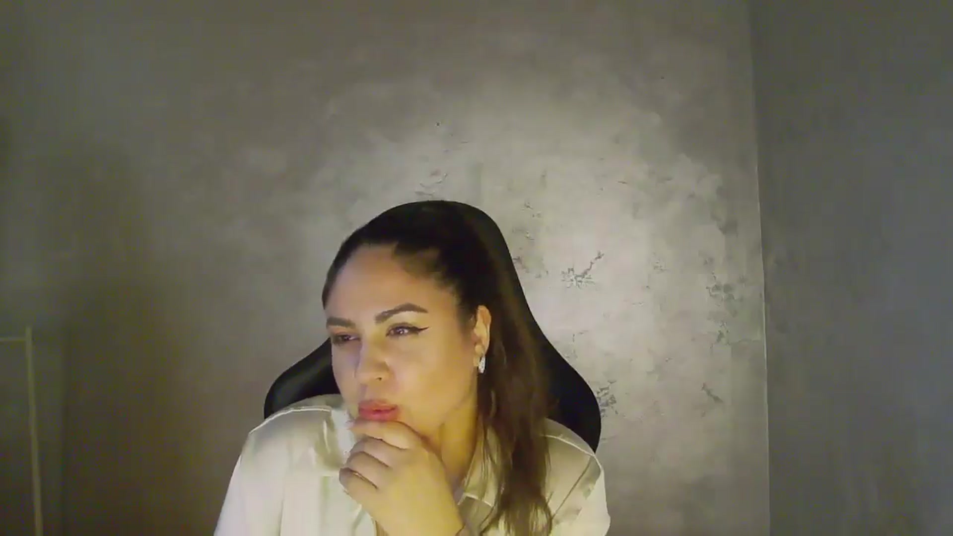 Gallery image thumbnail from NotVanilla's myfreecams stream on, 11/12/2025, 01:21 image 13 of 20