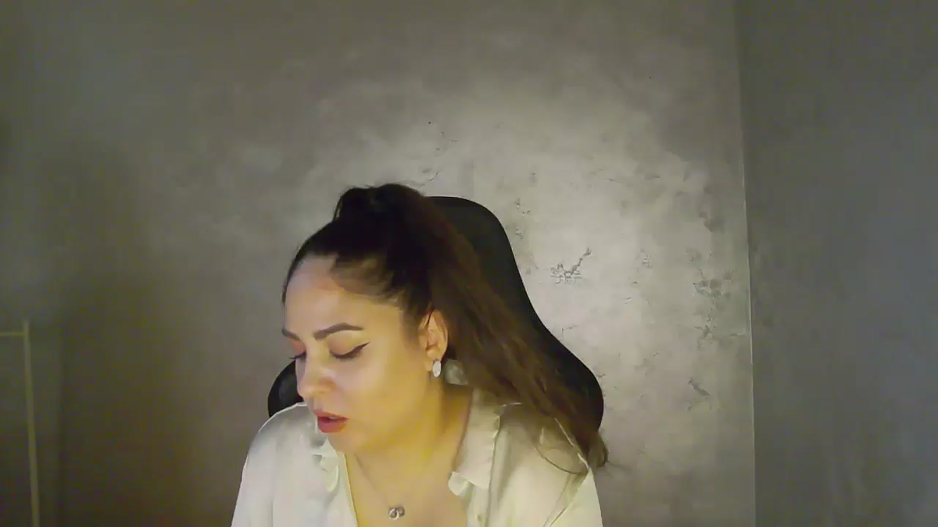 Gallery image thumbnail from NotVanilla's myfreecams stream on, 11/12/2025, 01:21 image 2 of 20