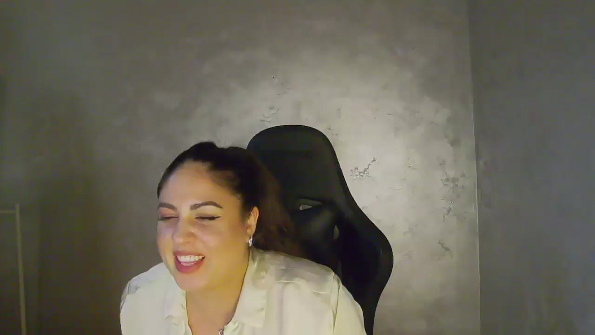 Gallery image thumbnail from NotVanilla's myfreecams stream on, 11/12/2025, 01:21 image 17 of 20
