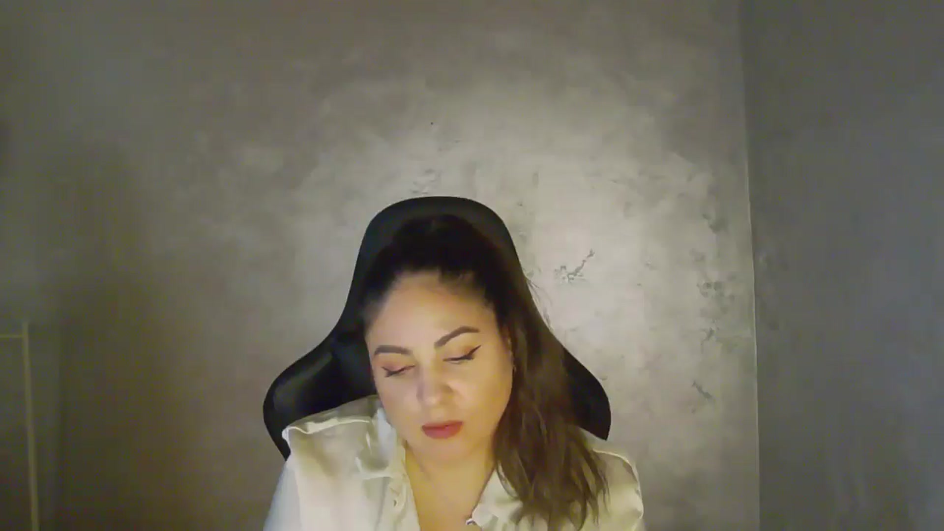 Gallery image thumbnail from NotVanilla's myfreecams stream on, 11/12/2025, 01:21 image 9 of 20
