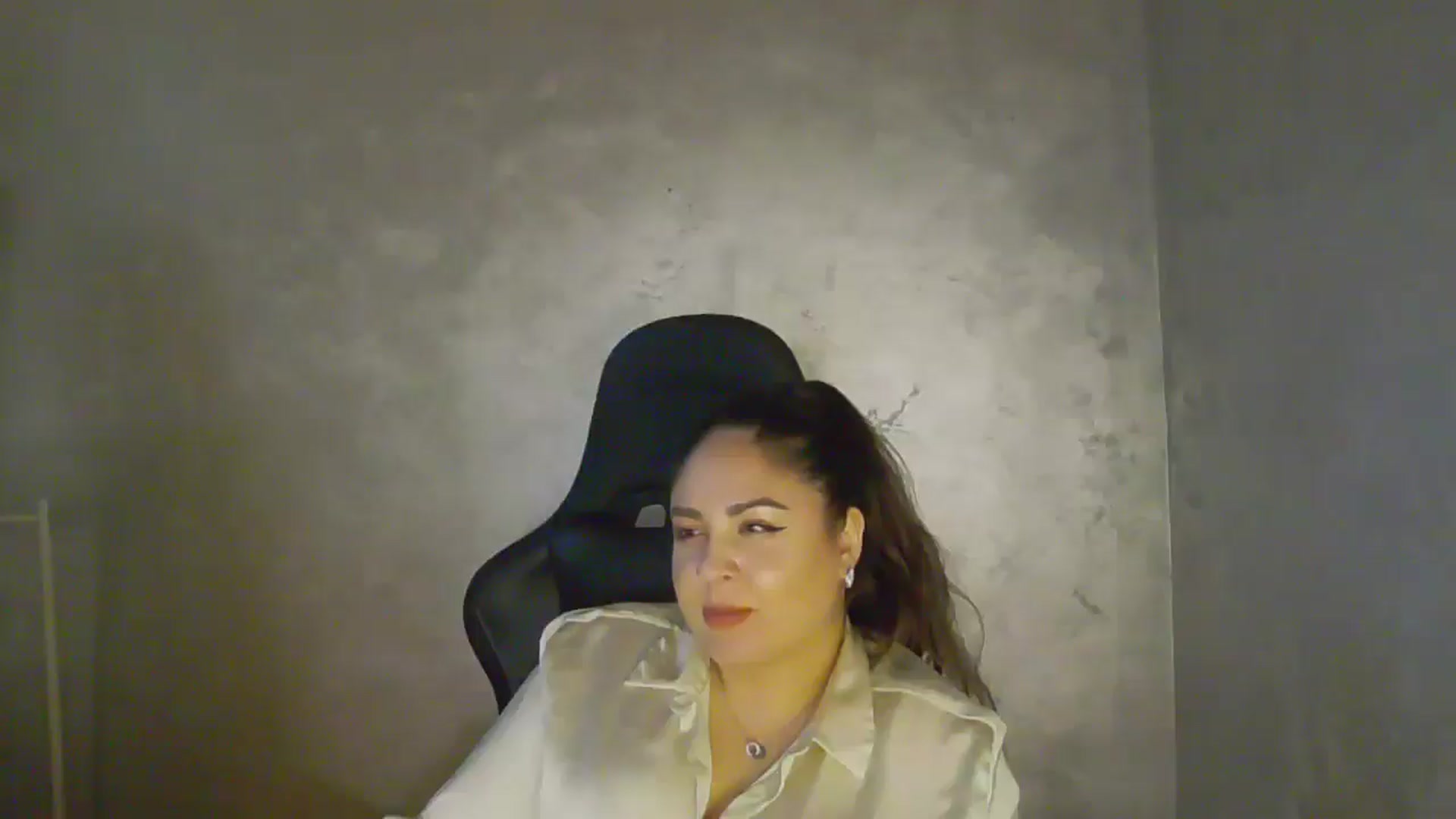 Gallery image thumbnail from NotVanilla's myfreecams stream on, 11/12/2025, 01:21 image 12 of 20