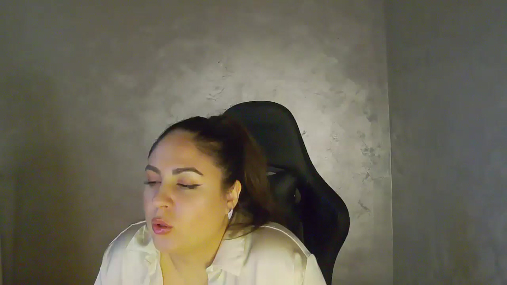 Gallery image thumbnail from NotVanilla's myfreecams stream on, 11/12/2025, 05:24 image 4 of 20