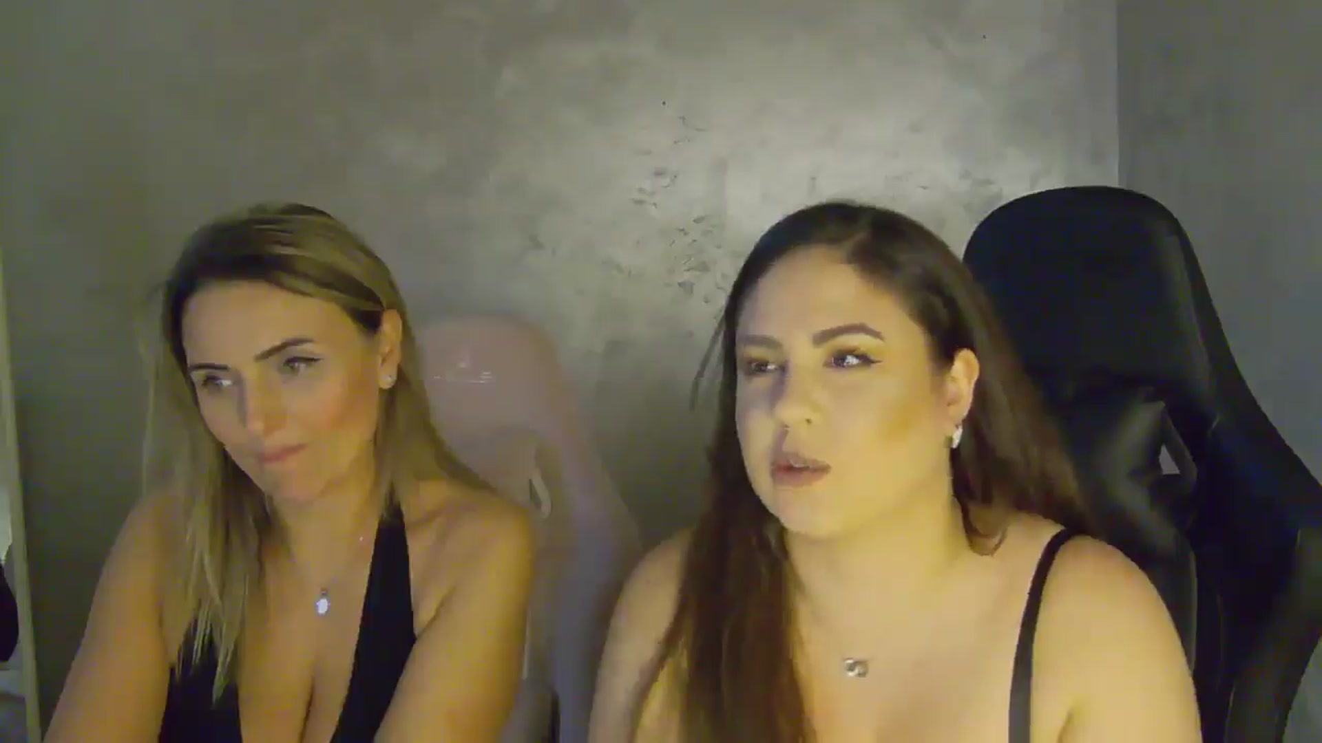 Gallery image thumbnail from NotVanilla's myfreecams stream on, 11/14/2025, 23:21 image 2 of 20