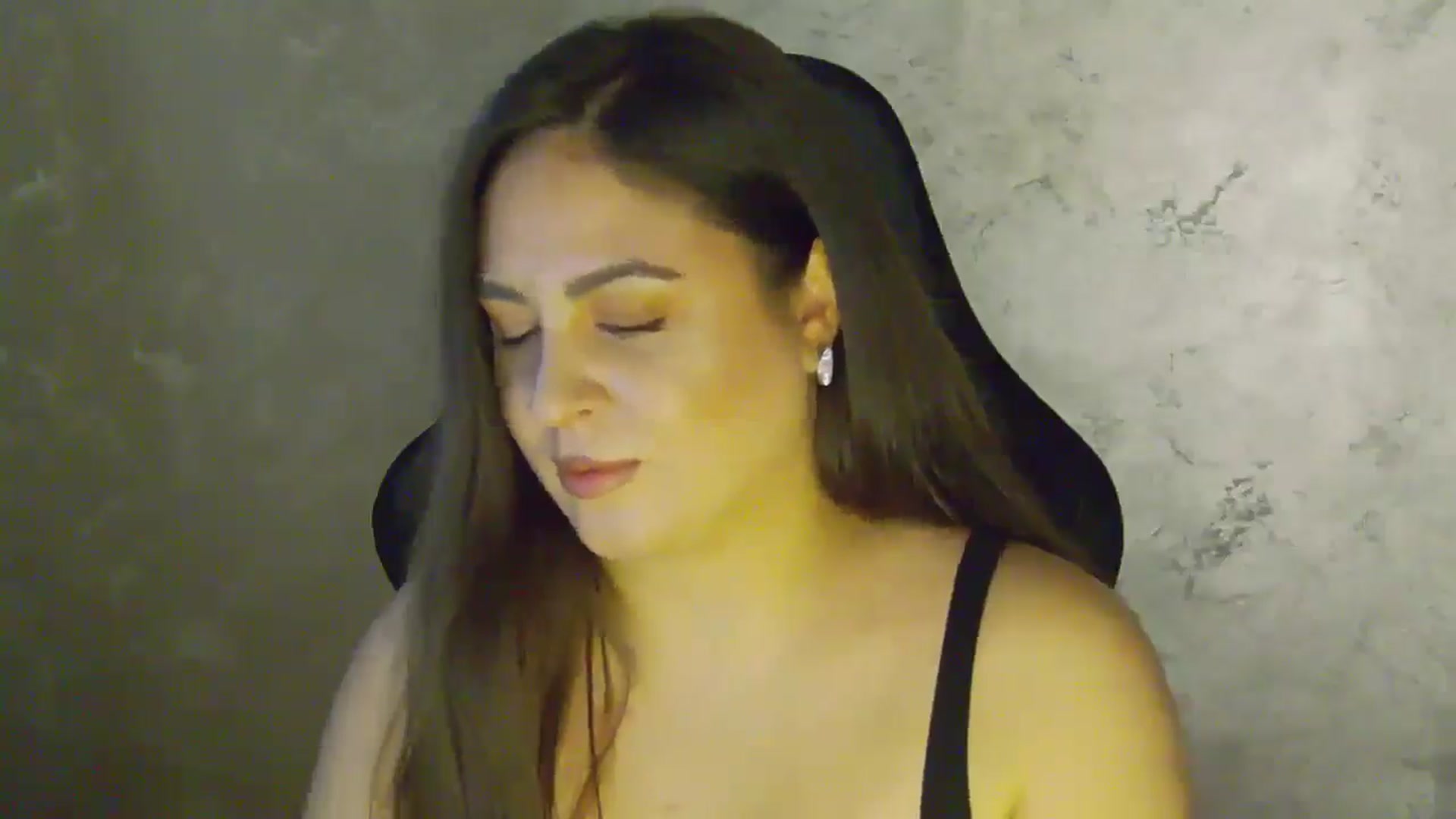 Gallery image thumbnail from NotVanilla's myfreecams stream on, 11/17/2025, 03:58 image 19 of 20