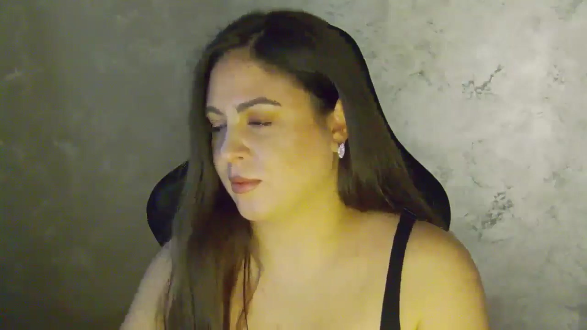 Gallery image thumbnail from NotVanilla's myfreecams stream on, 11/17/2025, 03:58 image 16 of 20