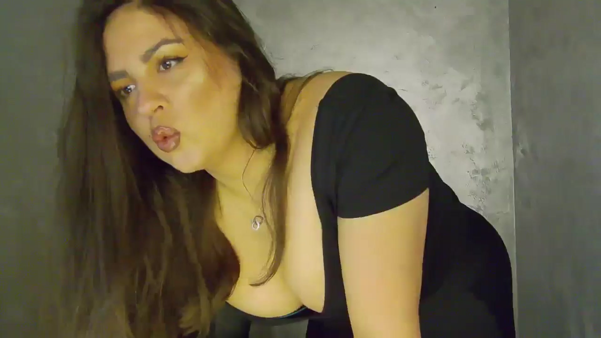 Gallery image thumbnail from NotVanilla's myfreecams stream on, 11/19/2025, 24:29 image 14 of 20